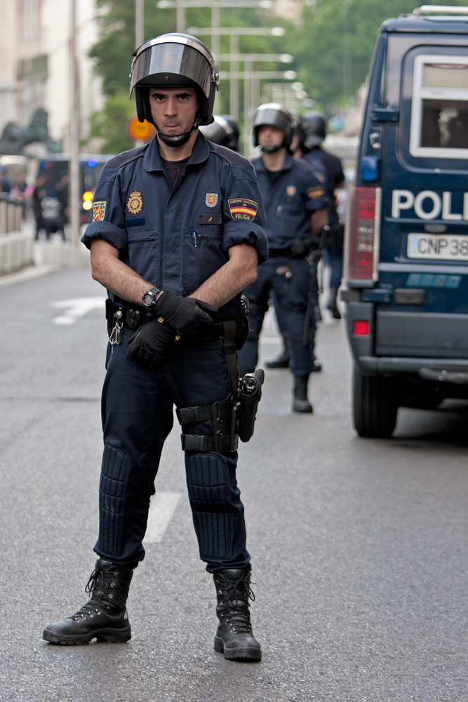 Polícia espanhola desmantela rede que traficava albaneses para o Reino Unido