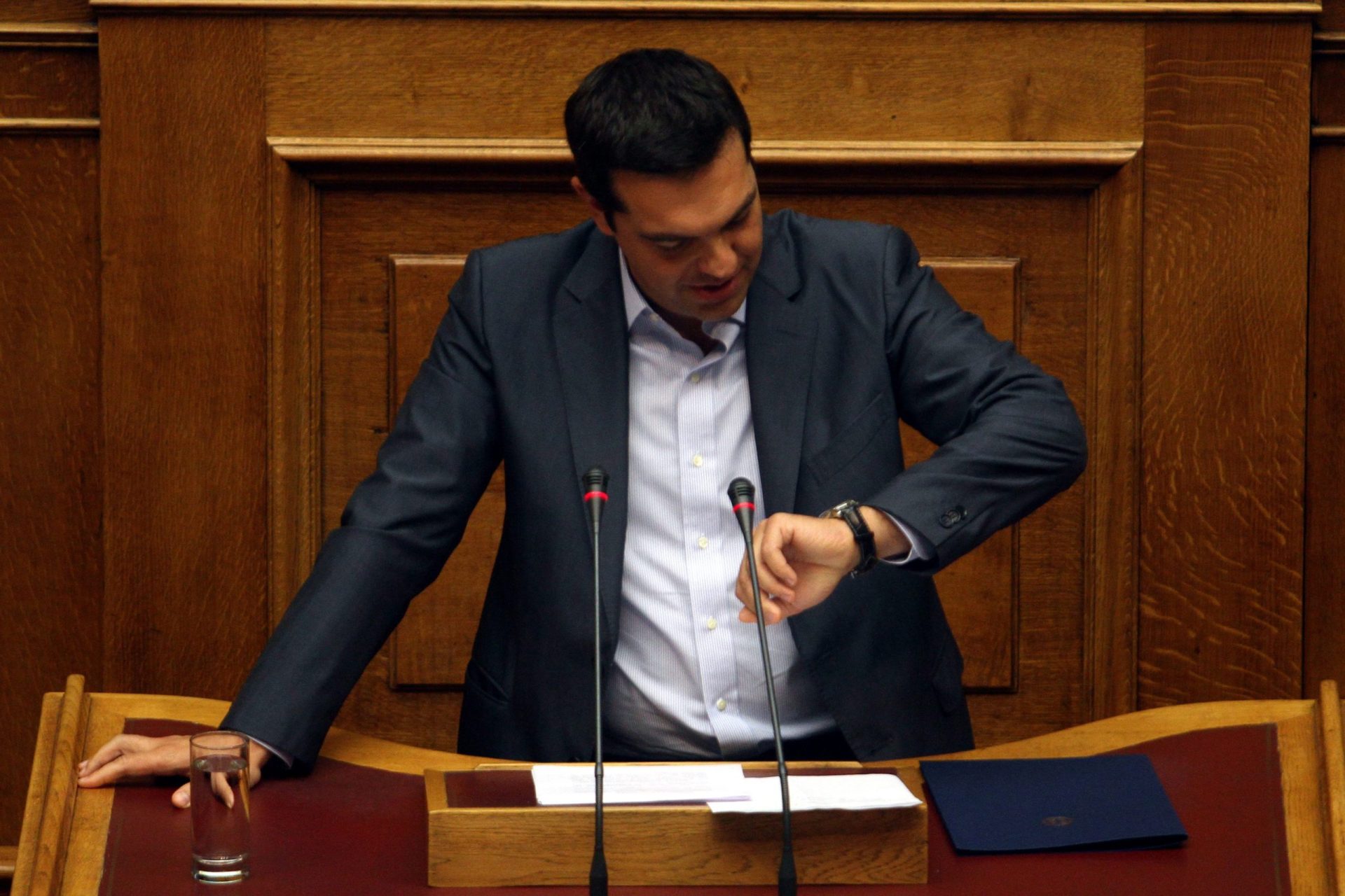 Grécia. Tsipras pode enfrentar voto de confiança já na próxima semana