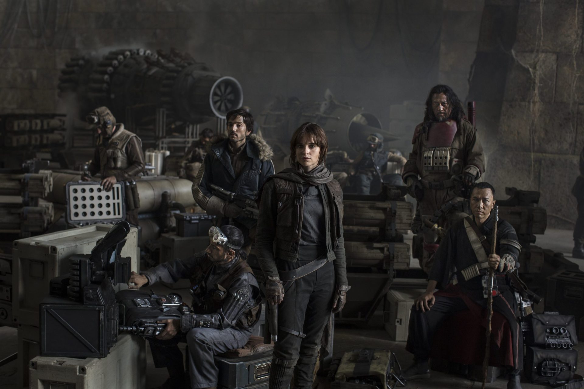 Revelado cartaz de “Rogue One” e realizador de “Star Wars: Episódio IX”