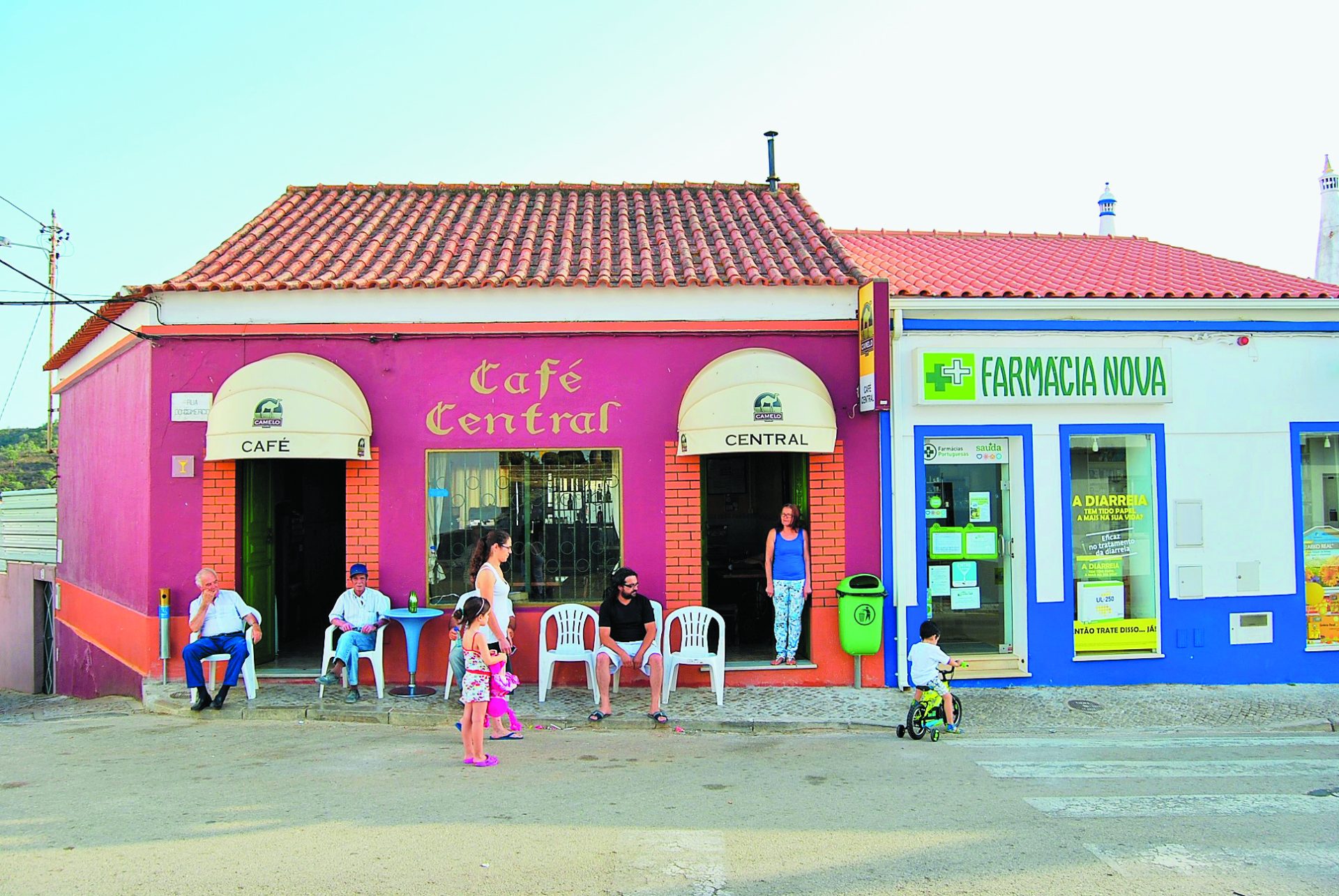 Café Central. A cura está em São Marcos  da Serra