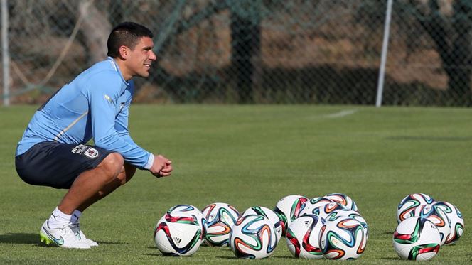 Maxi Pereira, o hat-trick de duas assistências