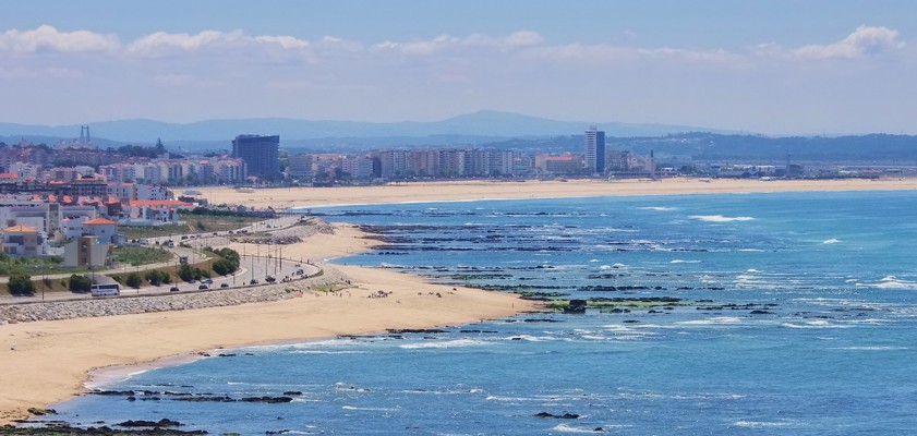 Figueira da Foz. Pescadores resgatados em naufrágio assistidos pelo INEM