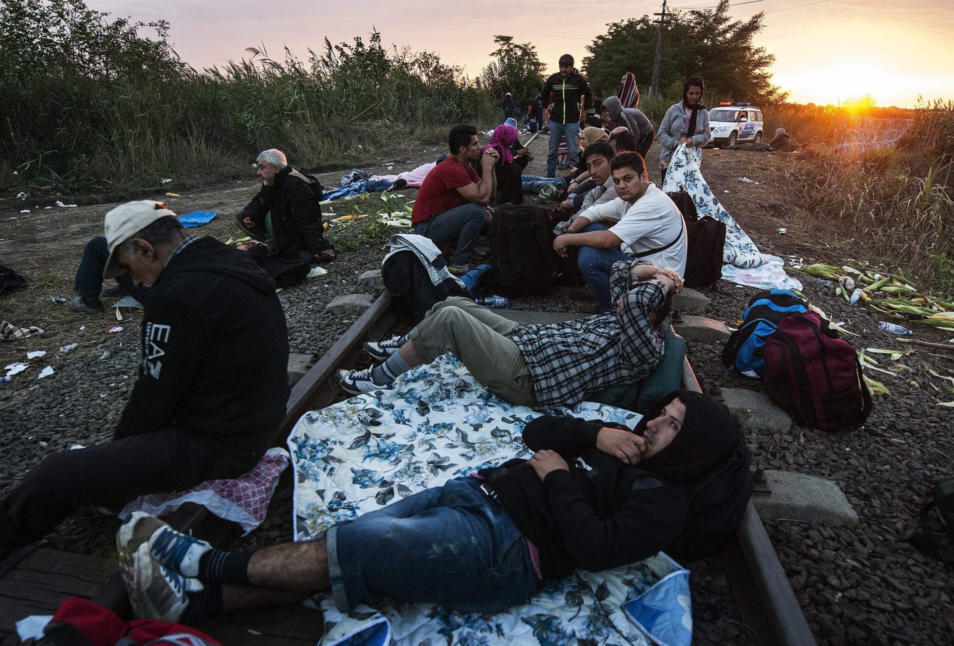 Mais de dois mil refugiados tentaram entrar esta terça-feira na Hungria