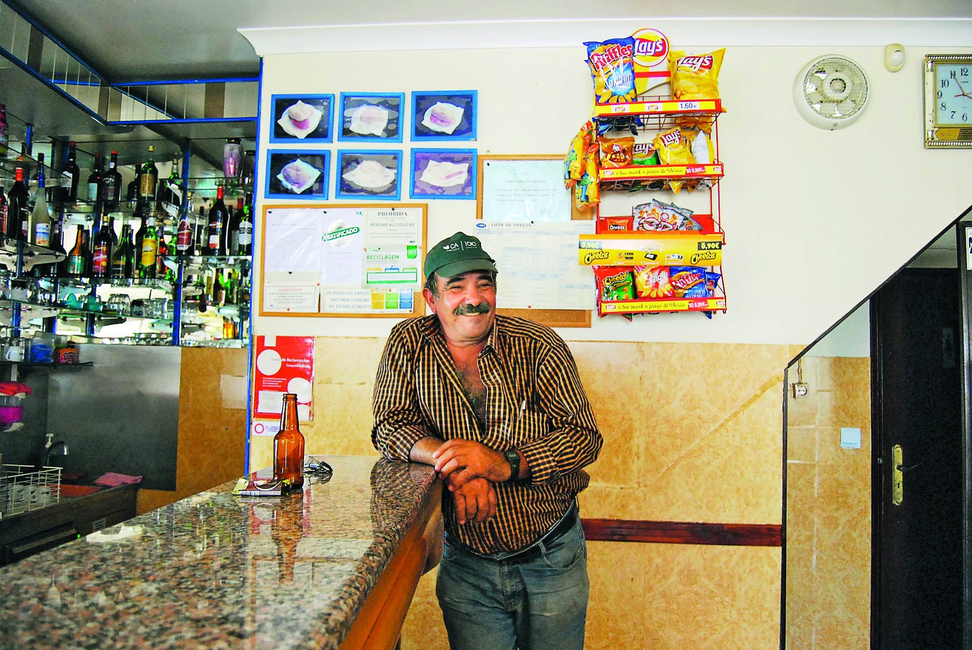 Café Central. Em Santa Catarina da Fonte de Cerveja. Perdão, do Bispo