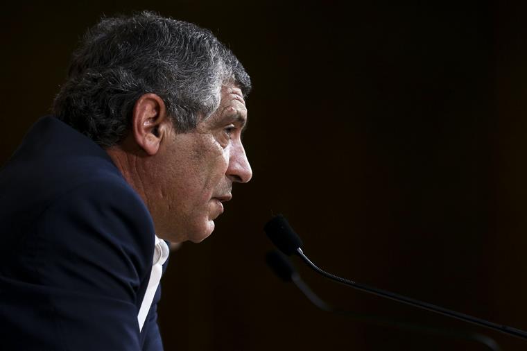 Fernando Santos anuncia 24 convocados para França e Albânia