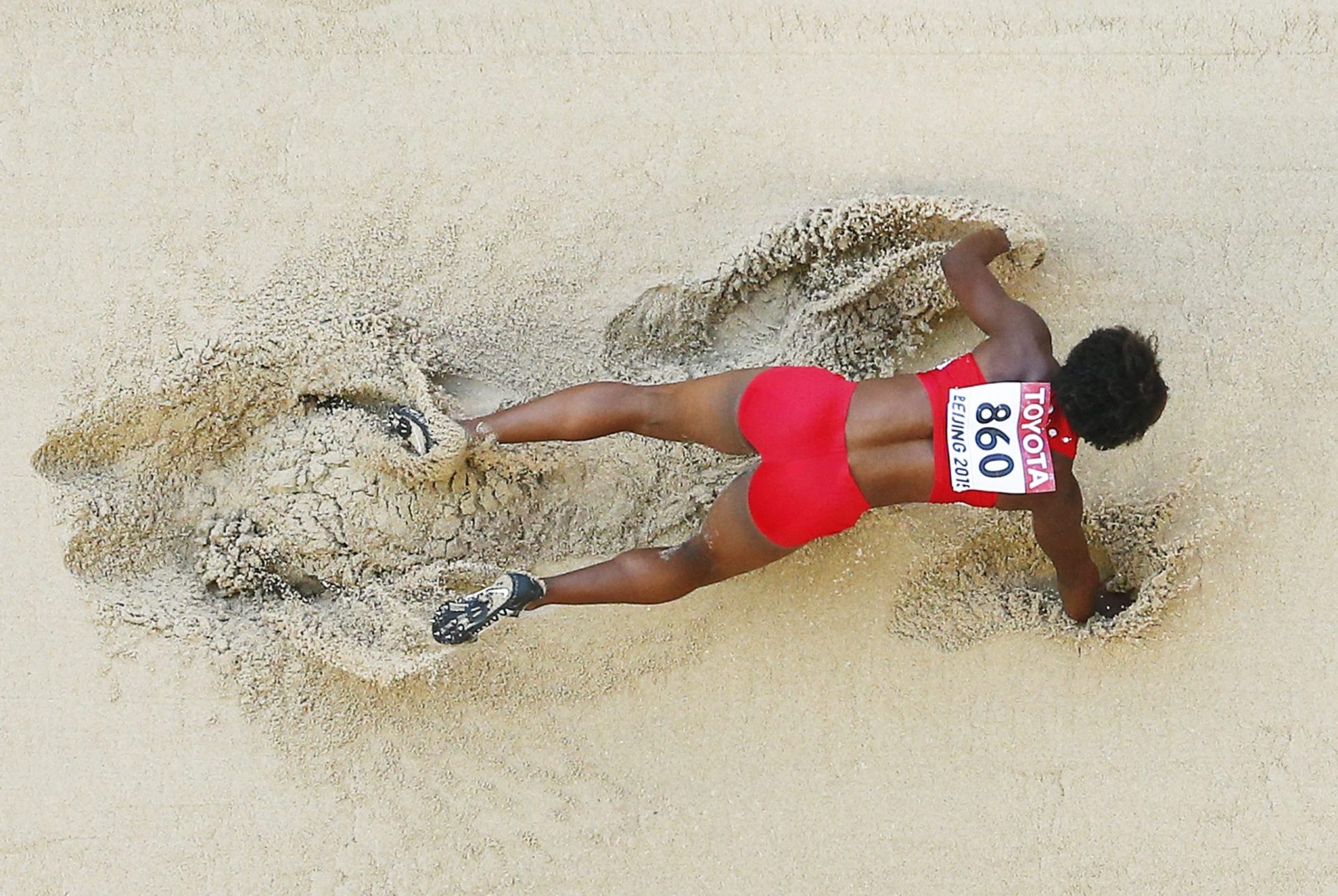 Bartoletta surpreende na final do comprimento