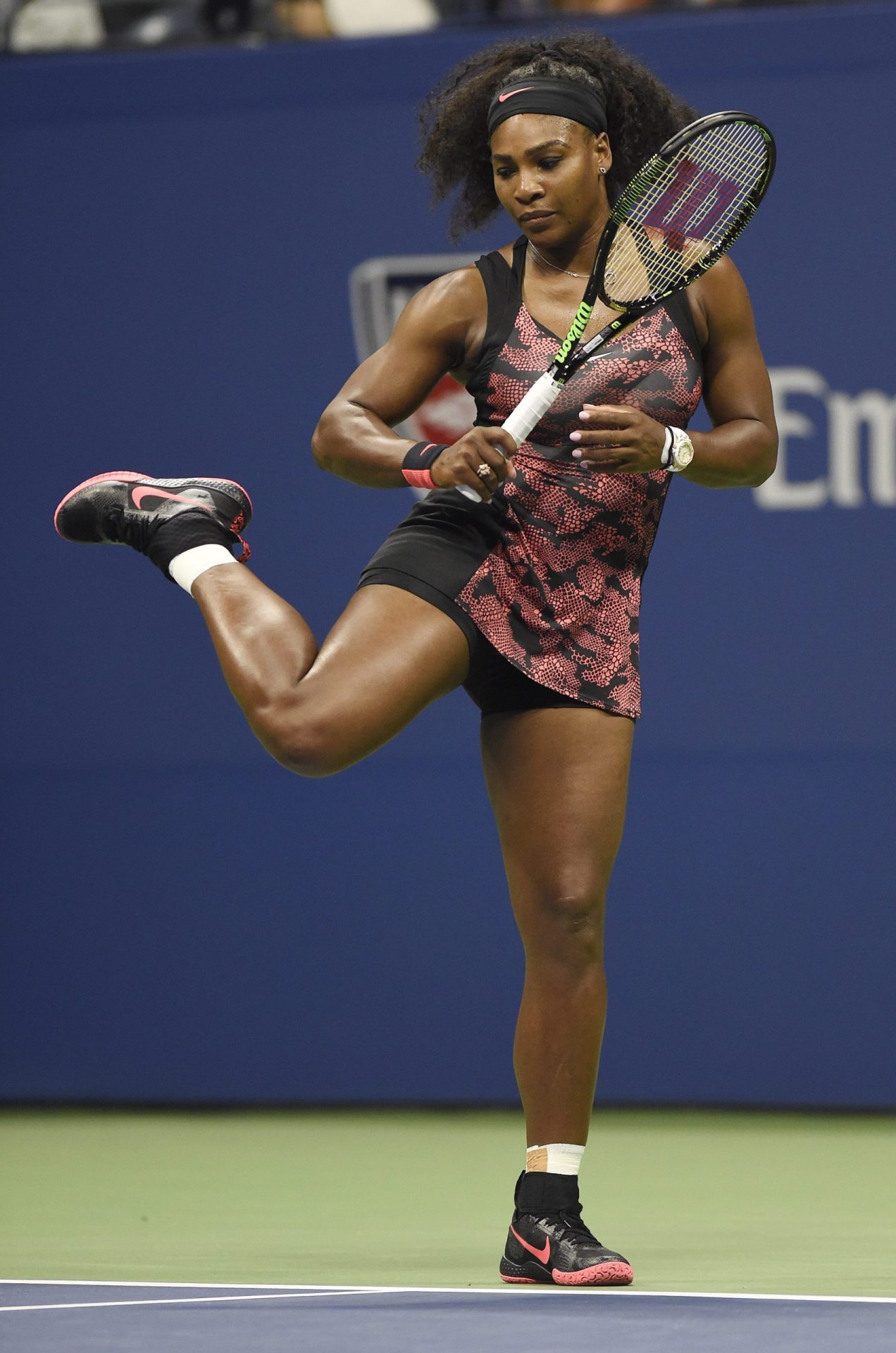 Serena Williams cede cinco pontos na primeira ronda