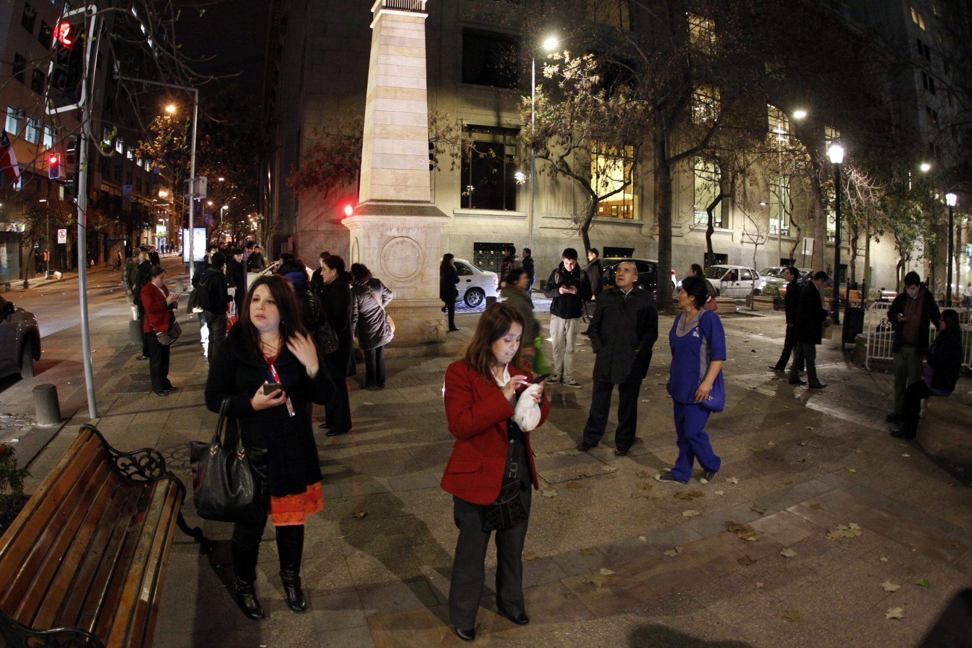 Chile levanta alerta de tsunami após sismo que provocou oito mortos