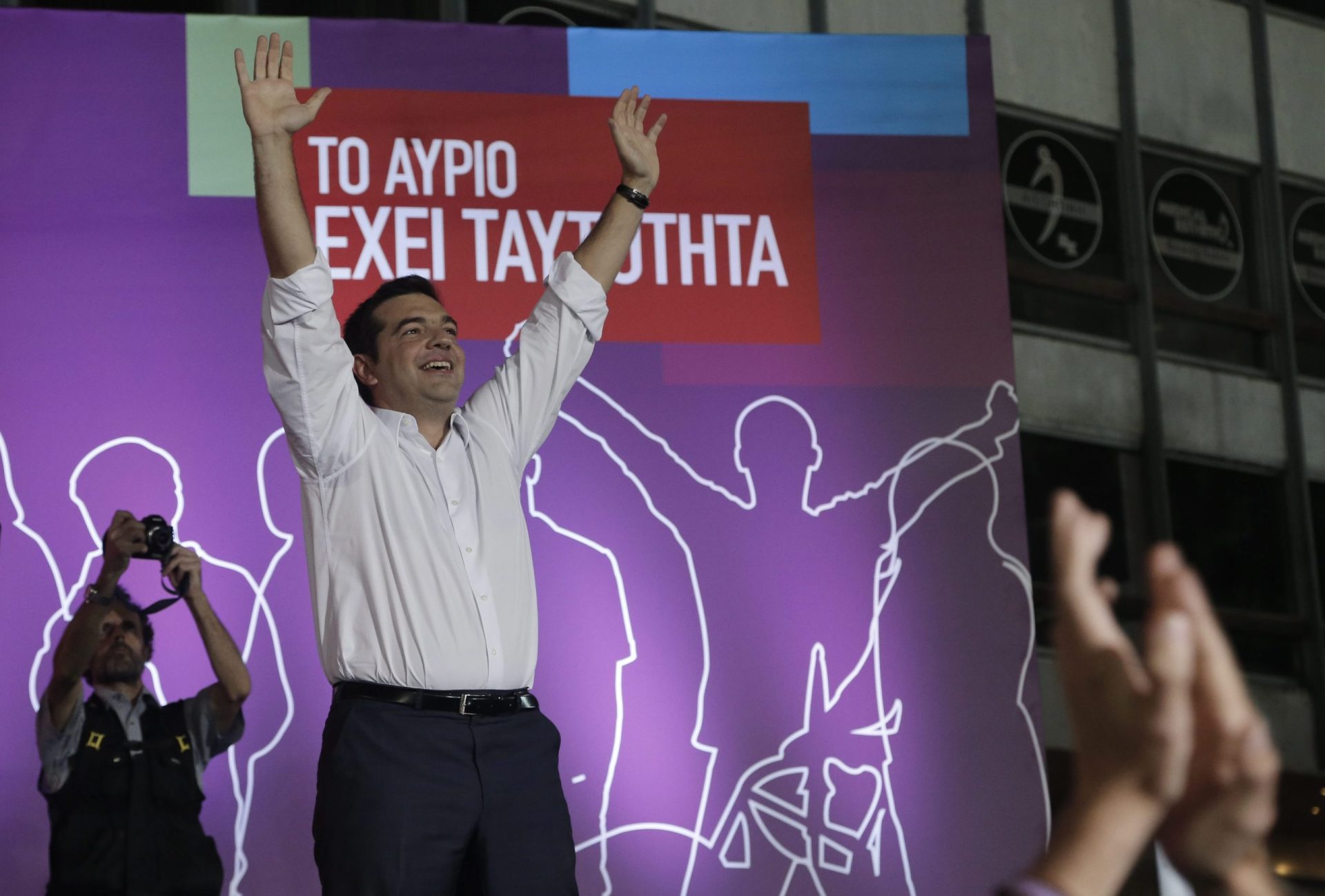 Grécia. Syriza admite coligação com Pasok