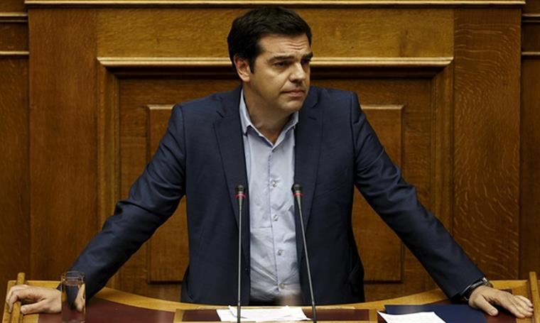 Sondagens dão ligeira vantagem a Tsipras mas há muitos indecisos