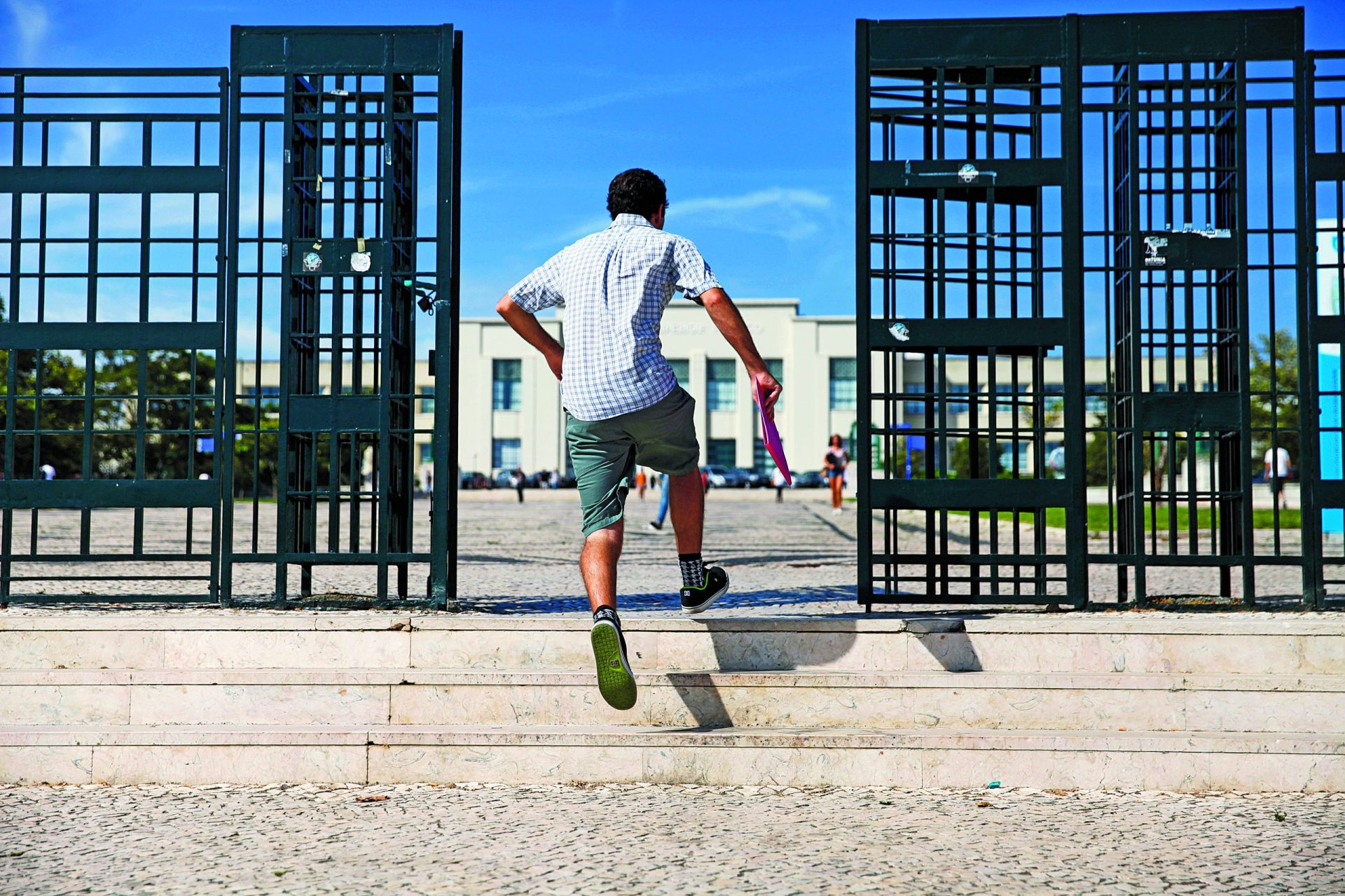 Fuga de cérebros. Só um em cada dez volta a Portugal