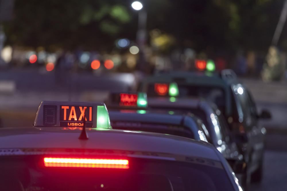 Taxistas planeiam acções diárias contra Uber durante a campanha eleitoral