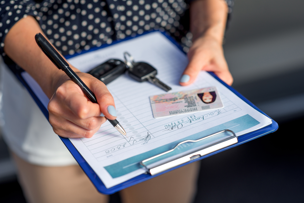 Combustível. Rent-a-car podem passar a cobrar taxas