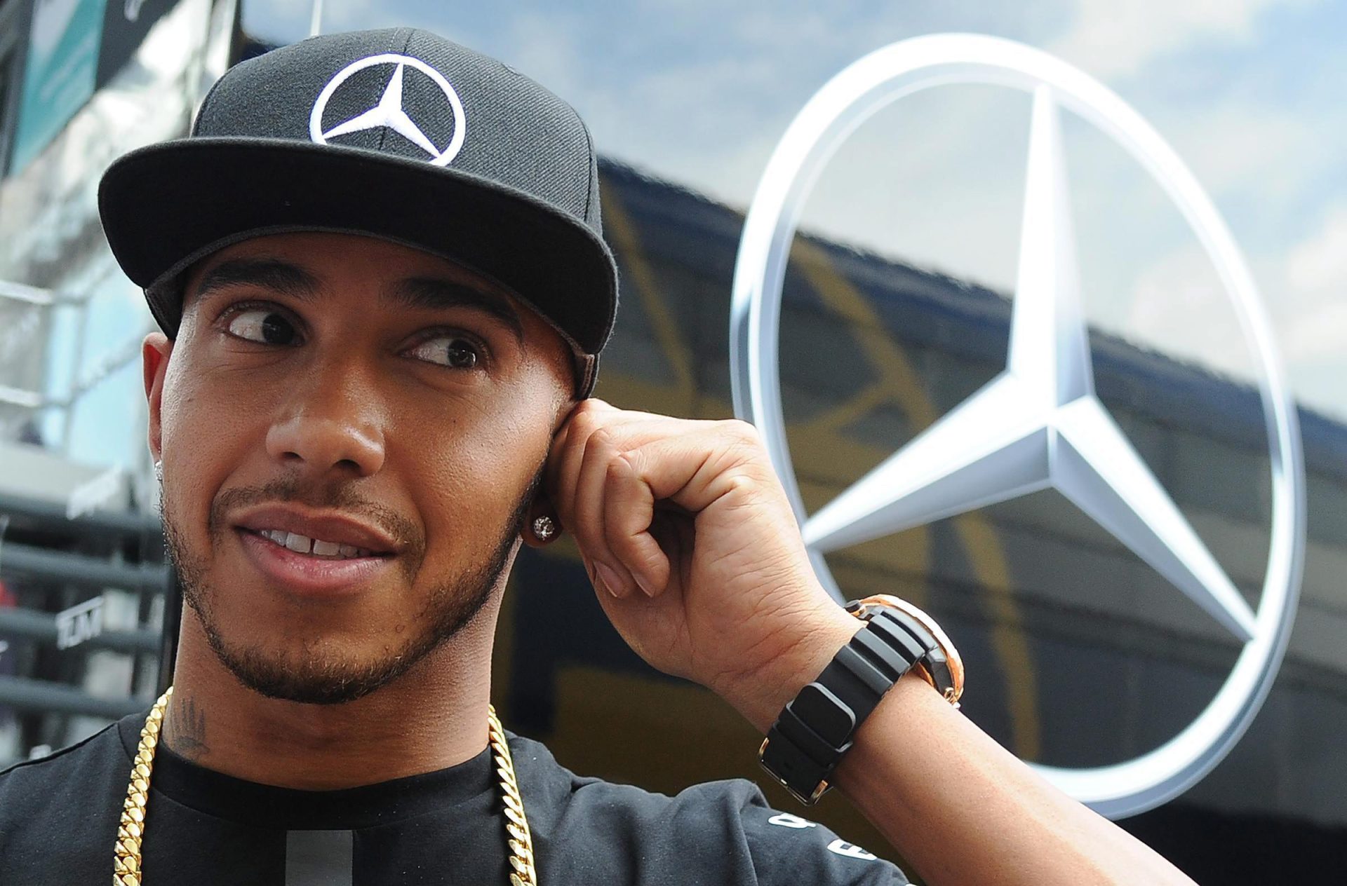 Hamilton não quer Red Bull com motores da Mercedes