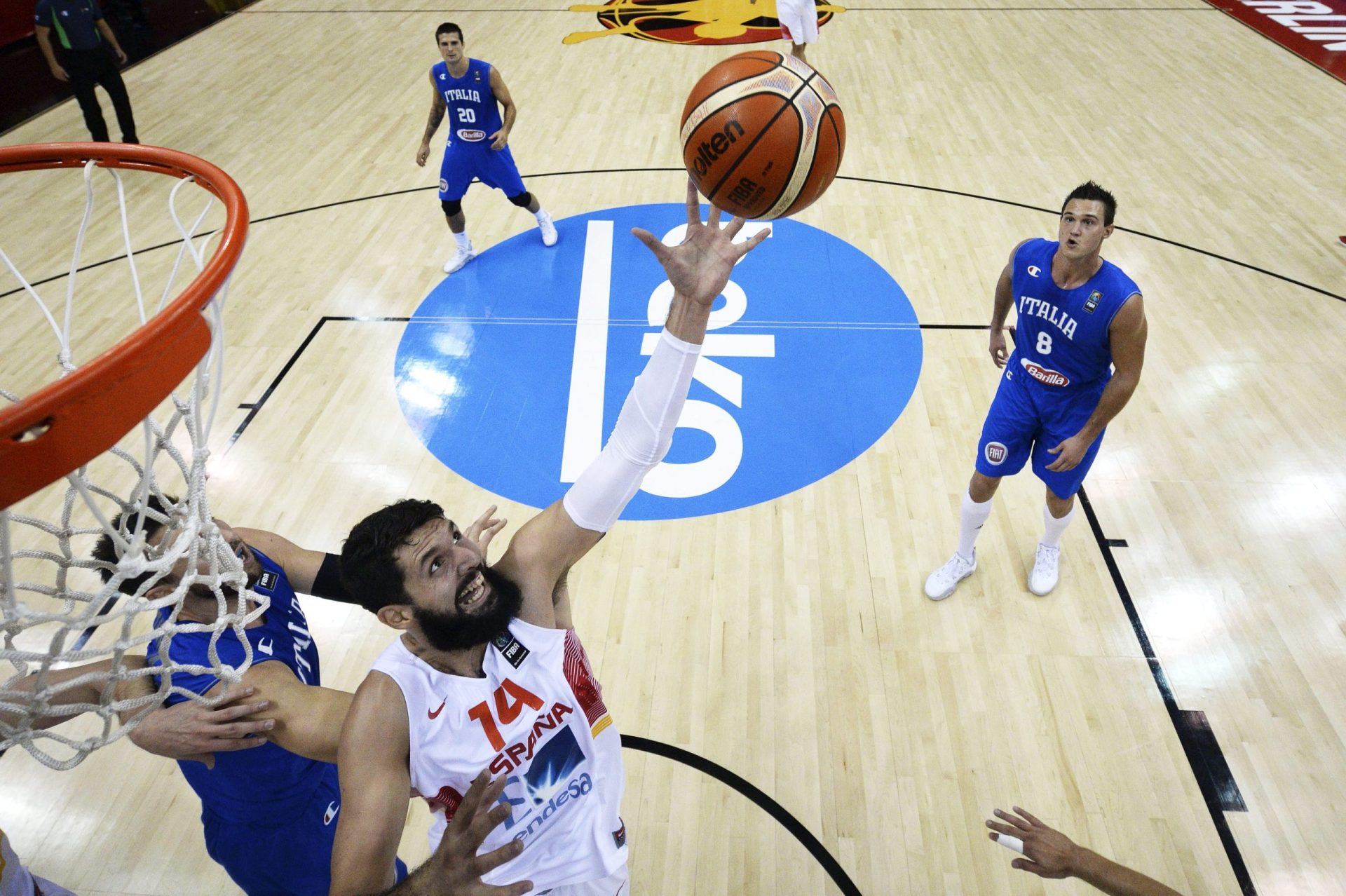 Bandeira de país dos Balcãs volta a criar polémica no basquetebol