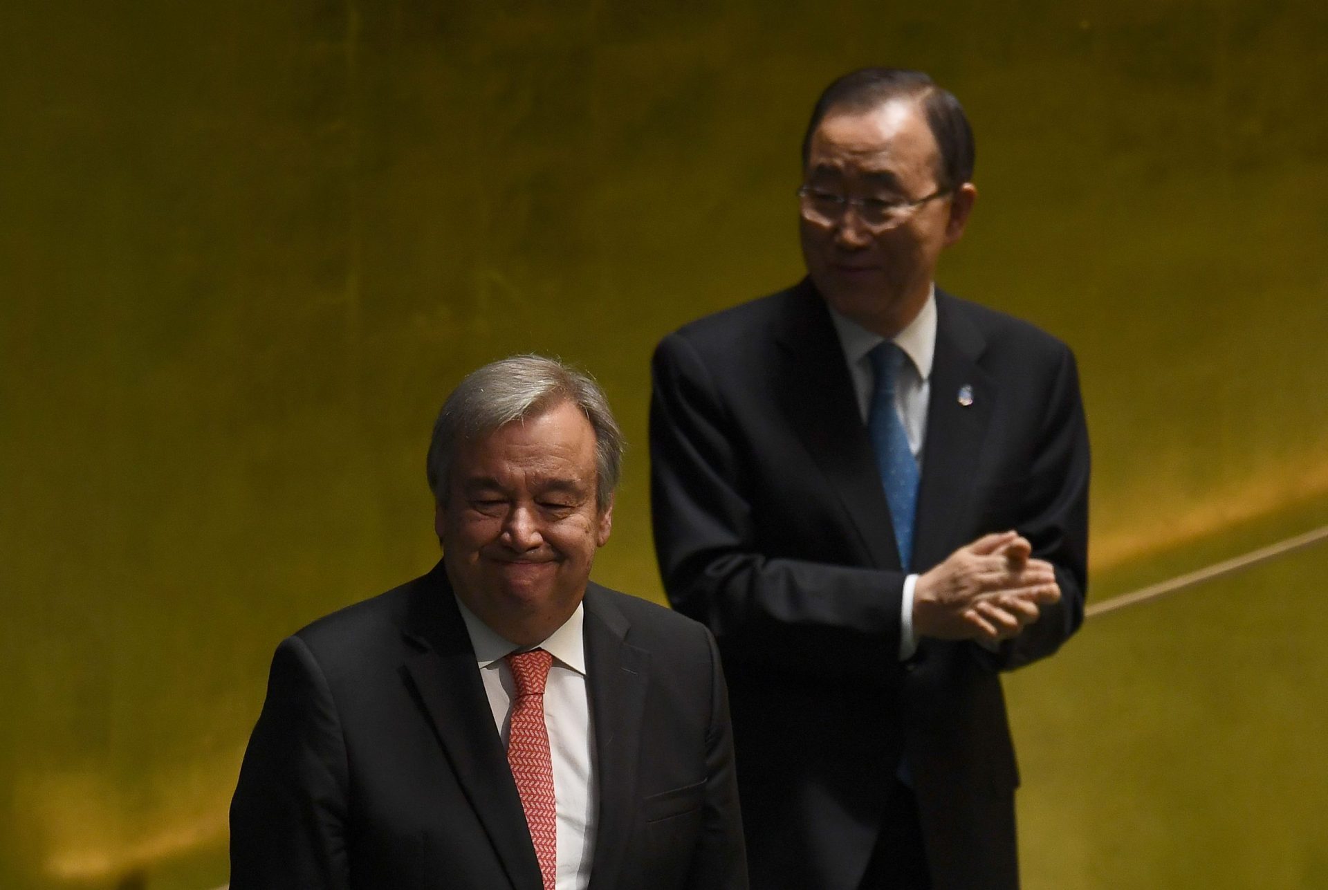Assembleia-Geral  da ONU rendida a um português