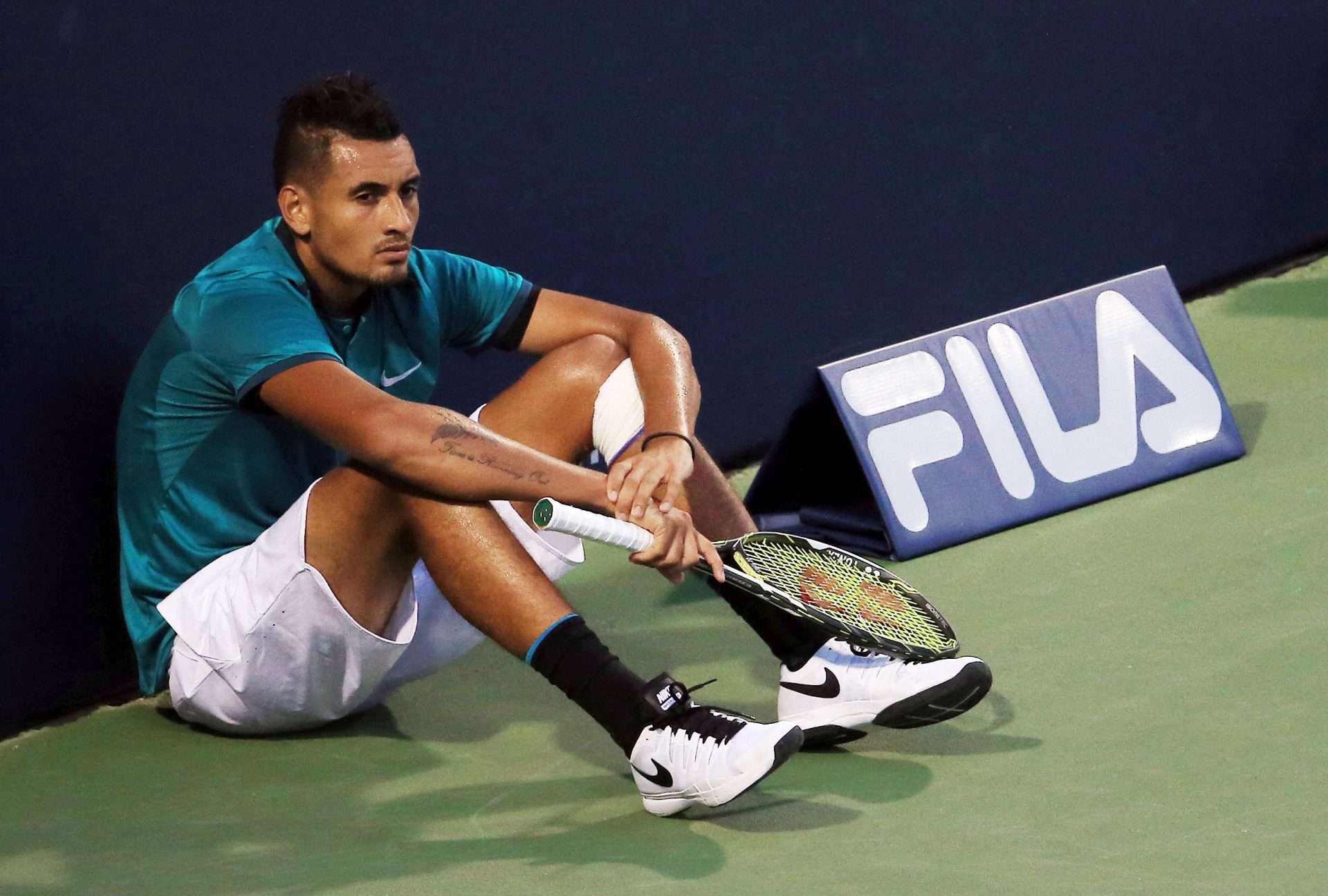 Nick Kyrgios. Multa, suspensão e ajuda psicológica