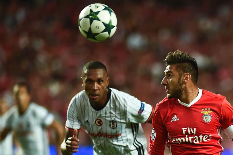 Belenenses-Benfica. Em equipa que ganha, Rui Vitória não mexe