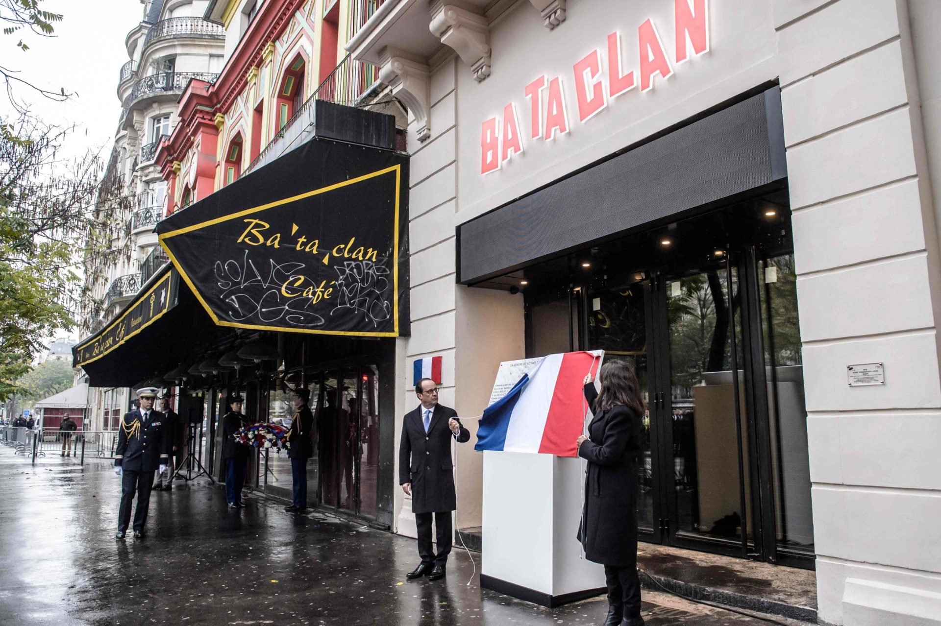 França. Um ano depois dos atentados de Paris, o país continua em guerra