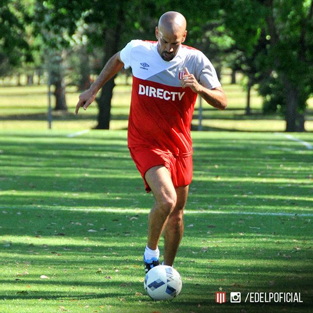 Futebol. Verón volta aos relvados aos 41 anos