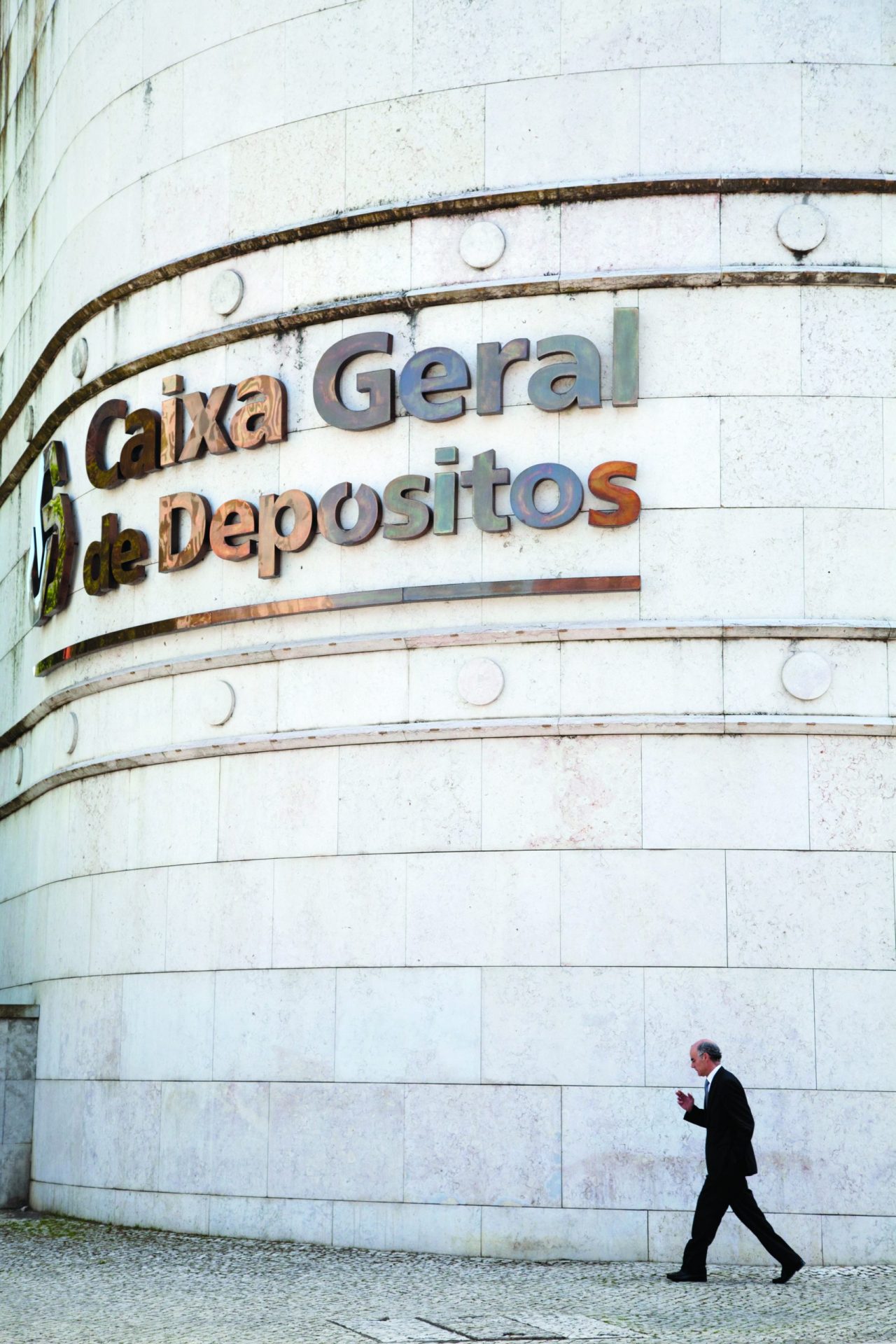 Caixa Geral de Depósitos aumenta capital social em 5900 milhões