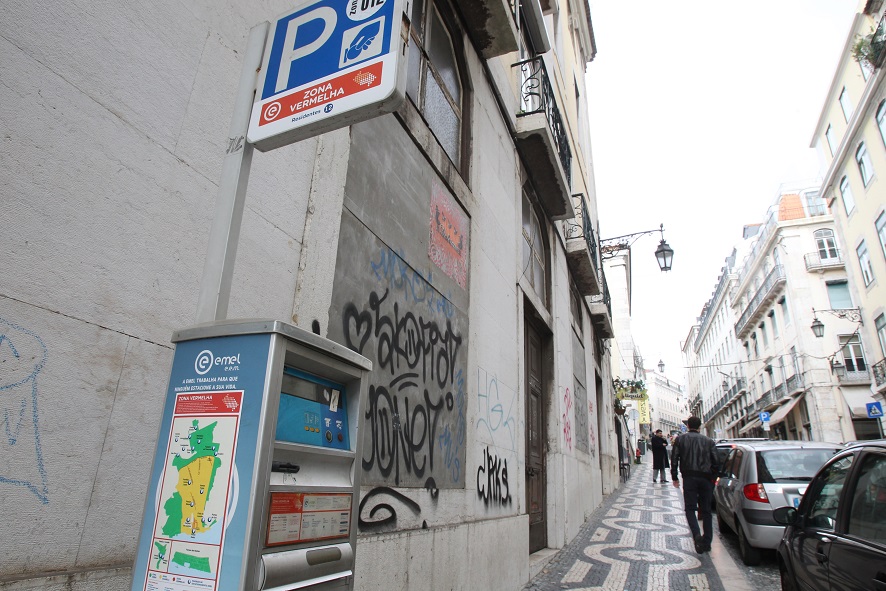 Quem estacionou bem o carro durante o ano pode ter uma prenda da EMEL