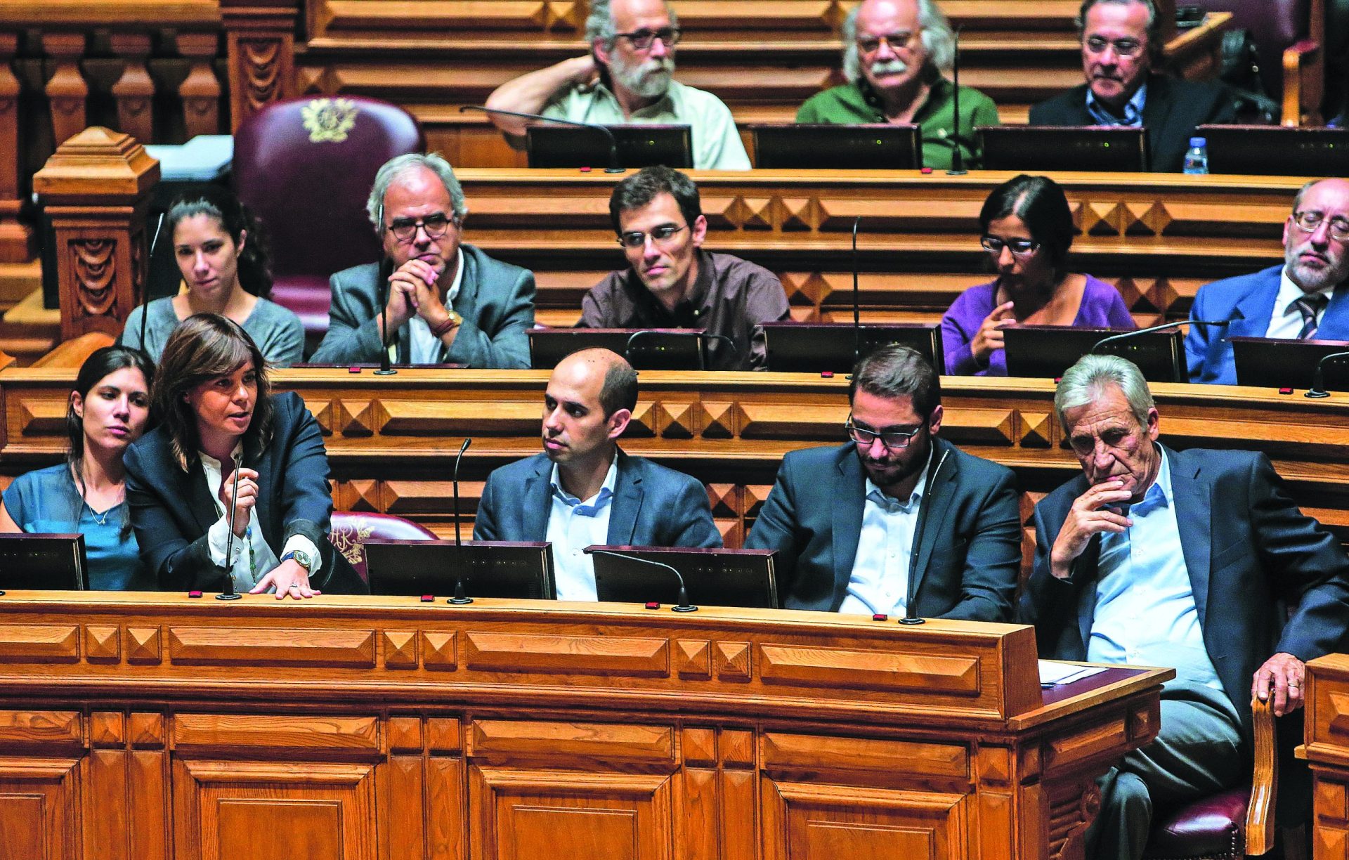 BE e PCP pressionam governo e querem repor 25 dias de férias