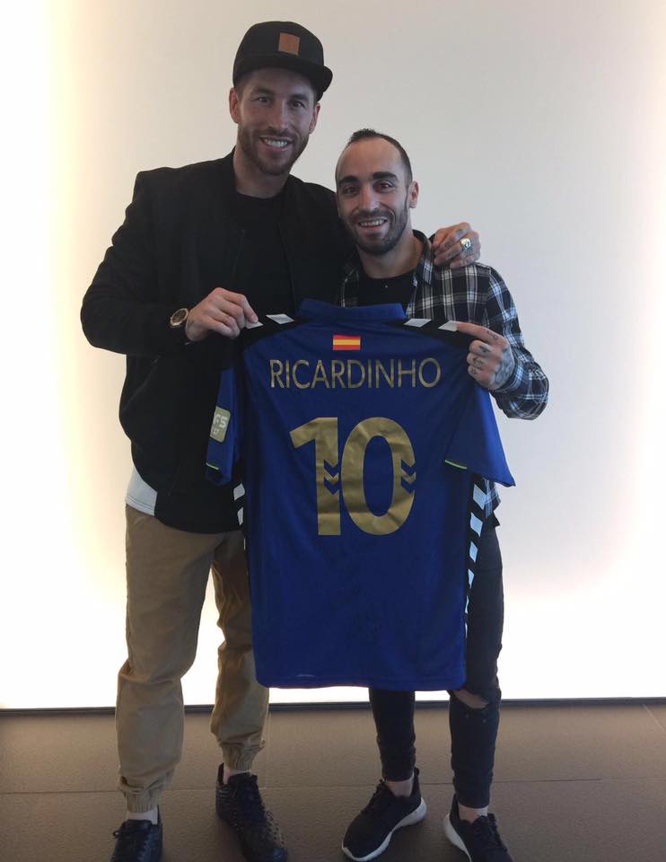 Ricardinho visita craques do Real Madrid