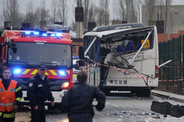 França. Pelo menos seis crianças mortas em acidente com autocarro escolar