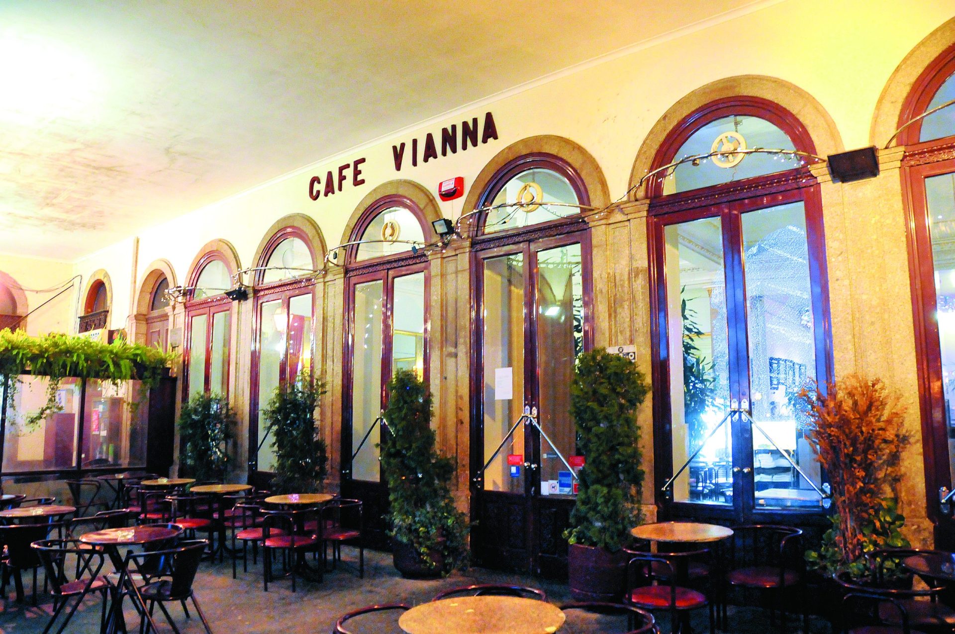 Café Vianna. O antigo banco da cidade de Braga