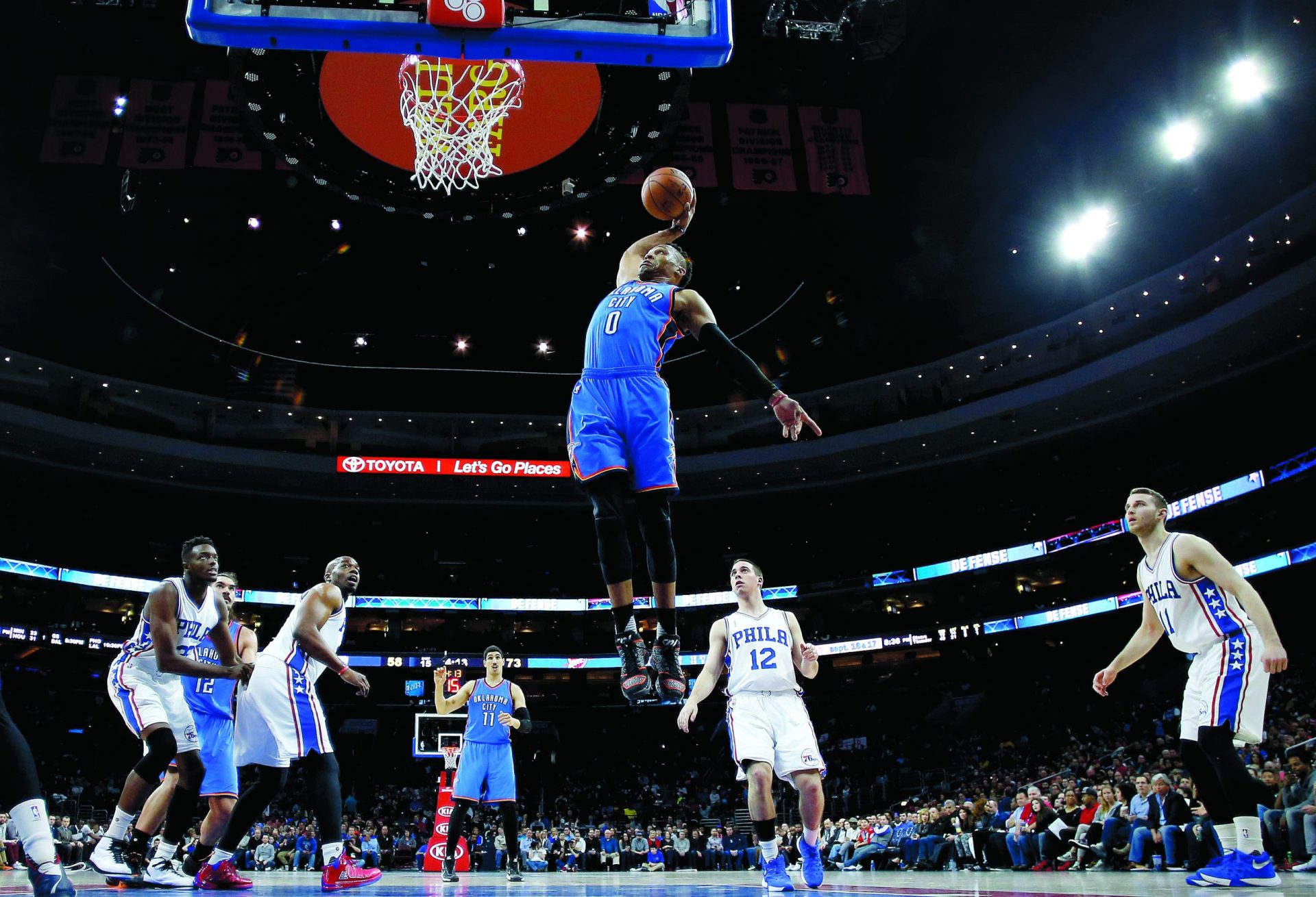 Esqueçam Curry e o King James, o melhor é o Westbrook