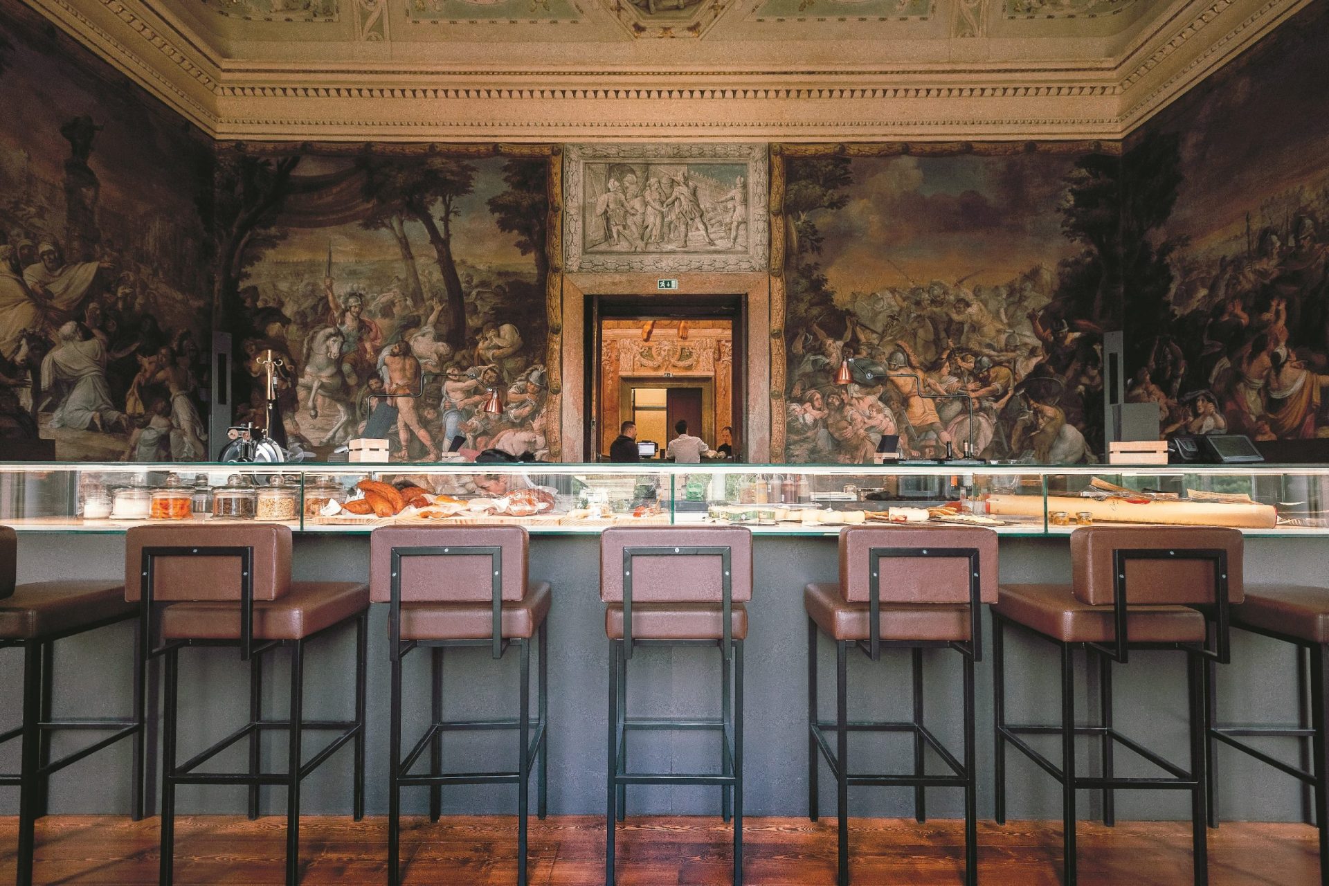 Palácio Chiado. Um cenário real para ir beber um copo e comer qualquer coisa