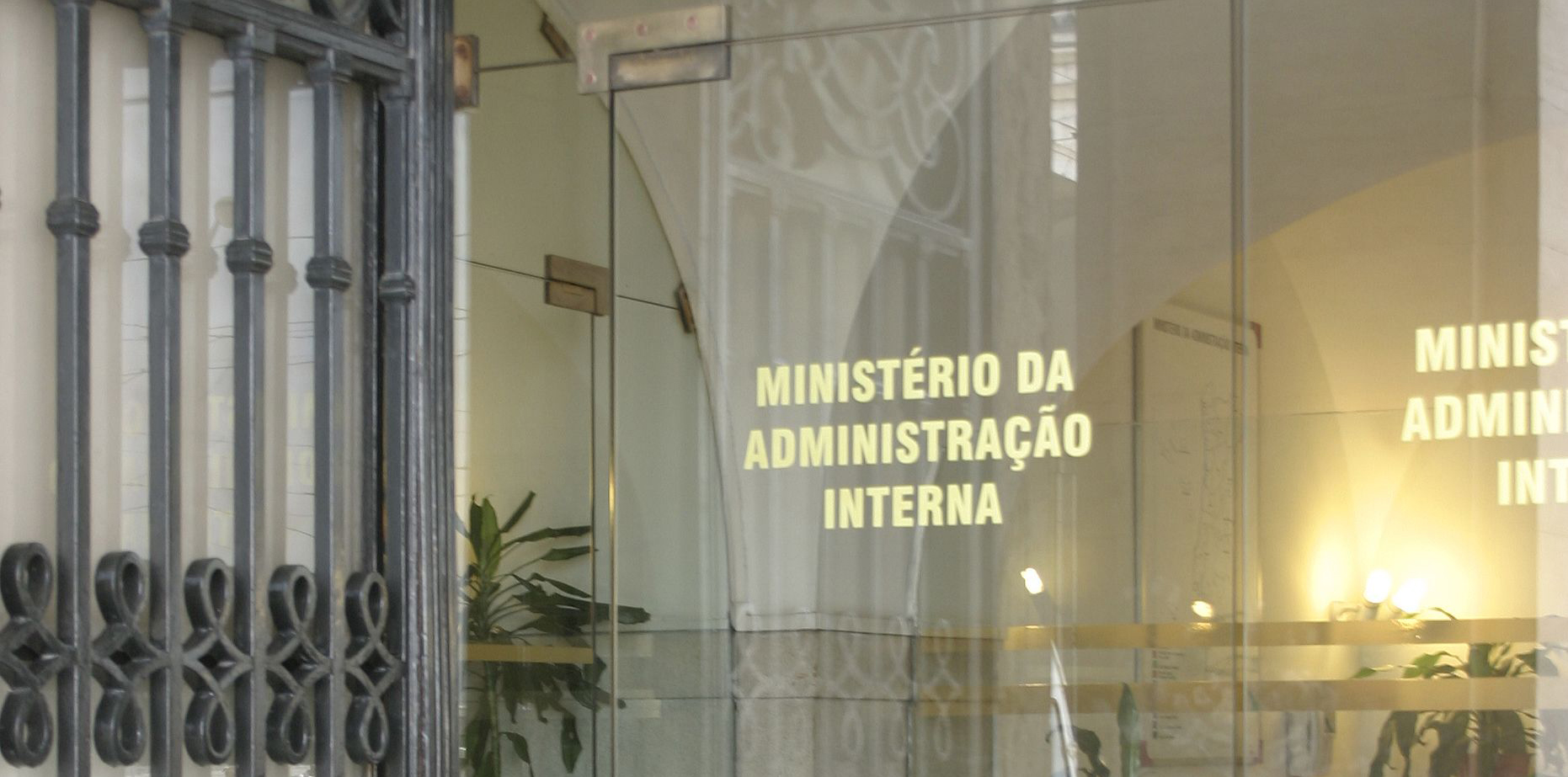 Ministério da Administração Interna vai gastar 21,7 milhões em serviços de limpeza