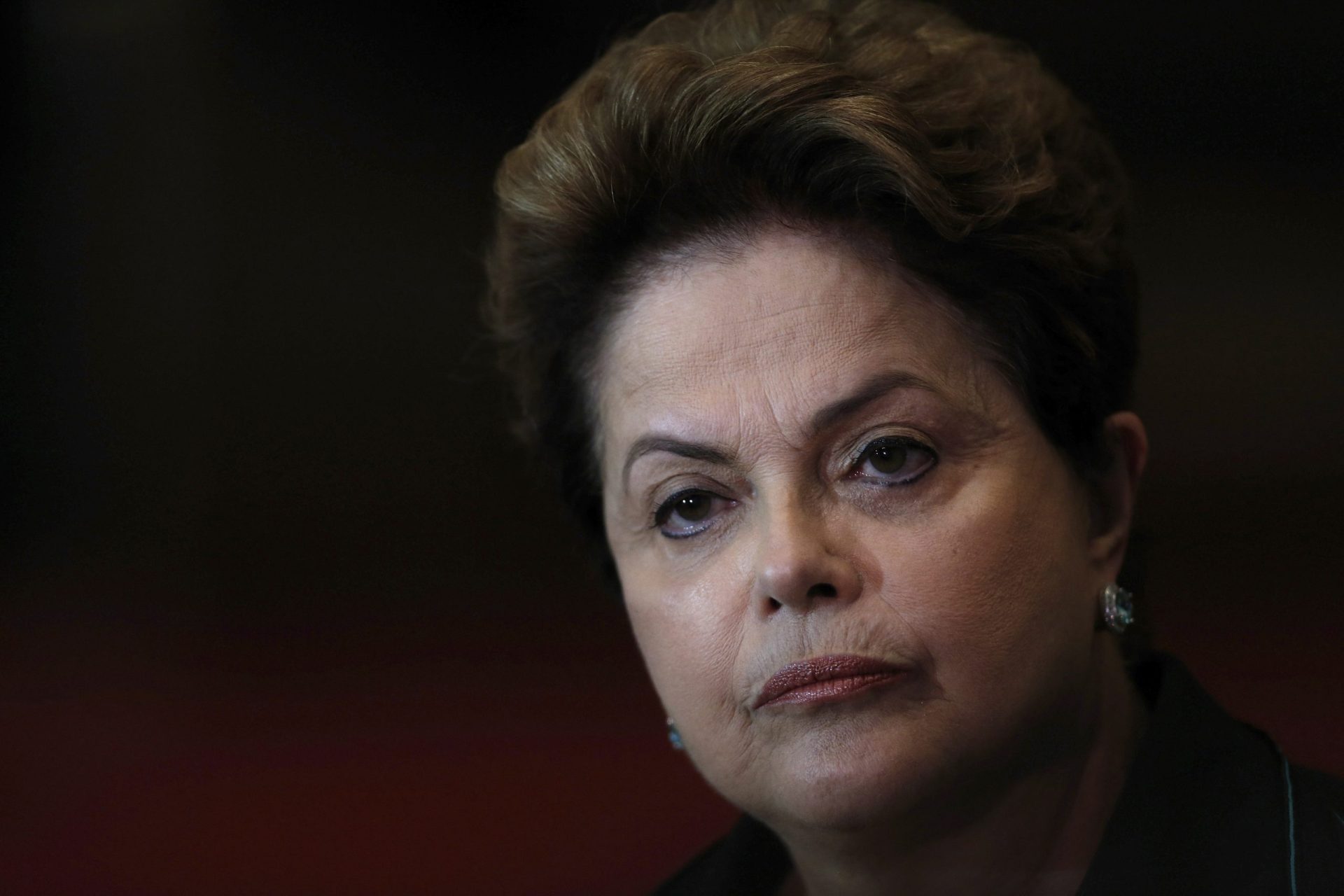 Brasil. Dilma Rousseff mais longe do cargo