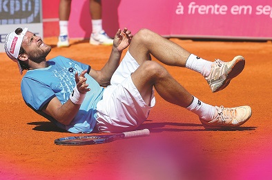 João Sousa. O último português a cair por terra batida