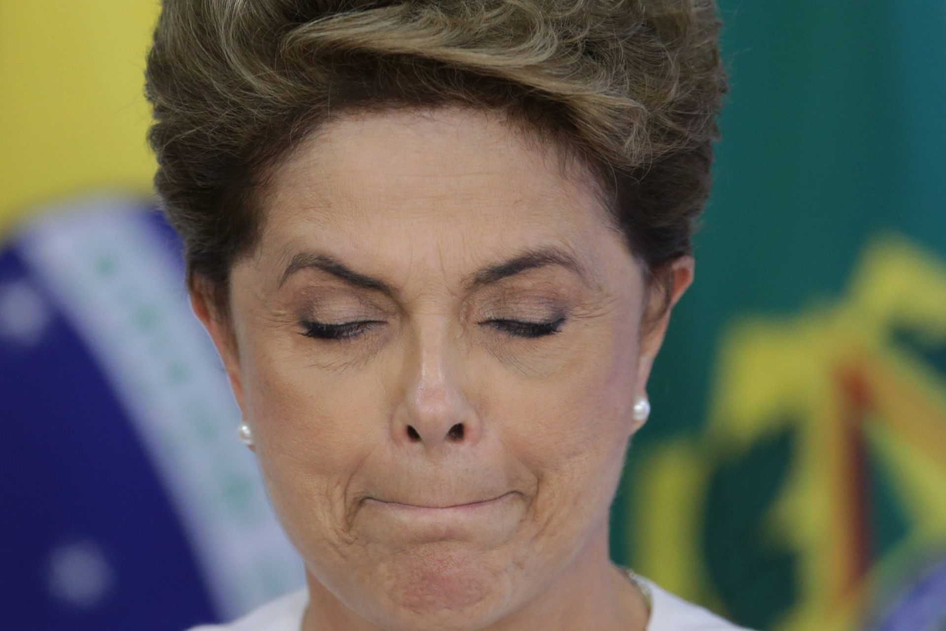 Votação para suspender Dilma só depois das 6h portuguesas