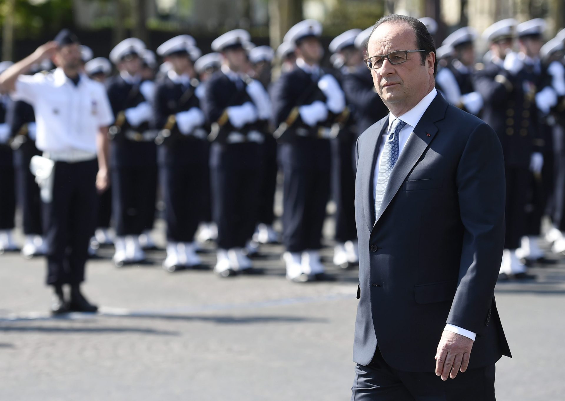 França. Moção de censura será discutida hoje