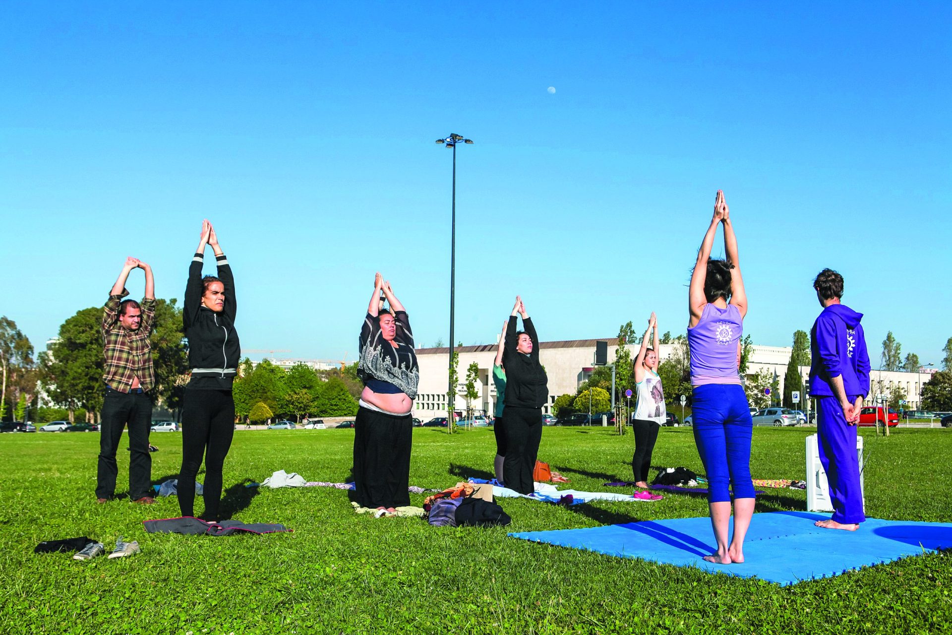 Yoga universitário. Trocar a pica do café pela do Pránáyáma