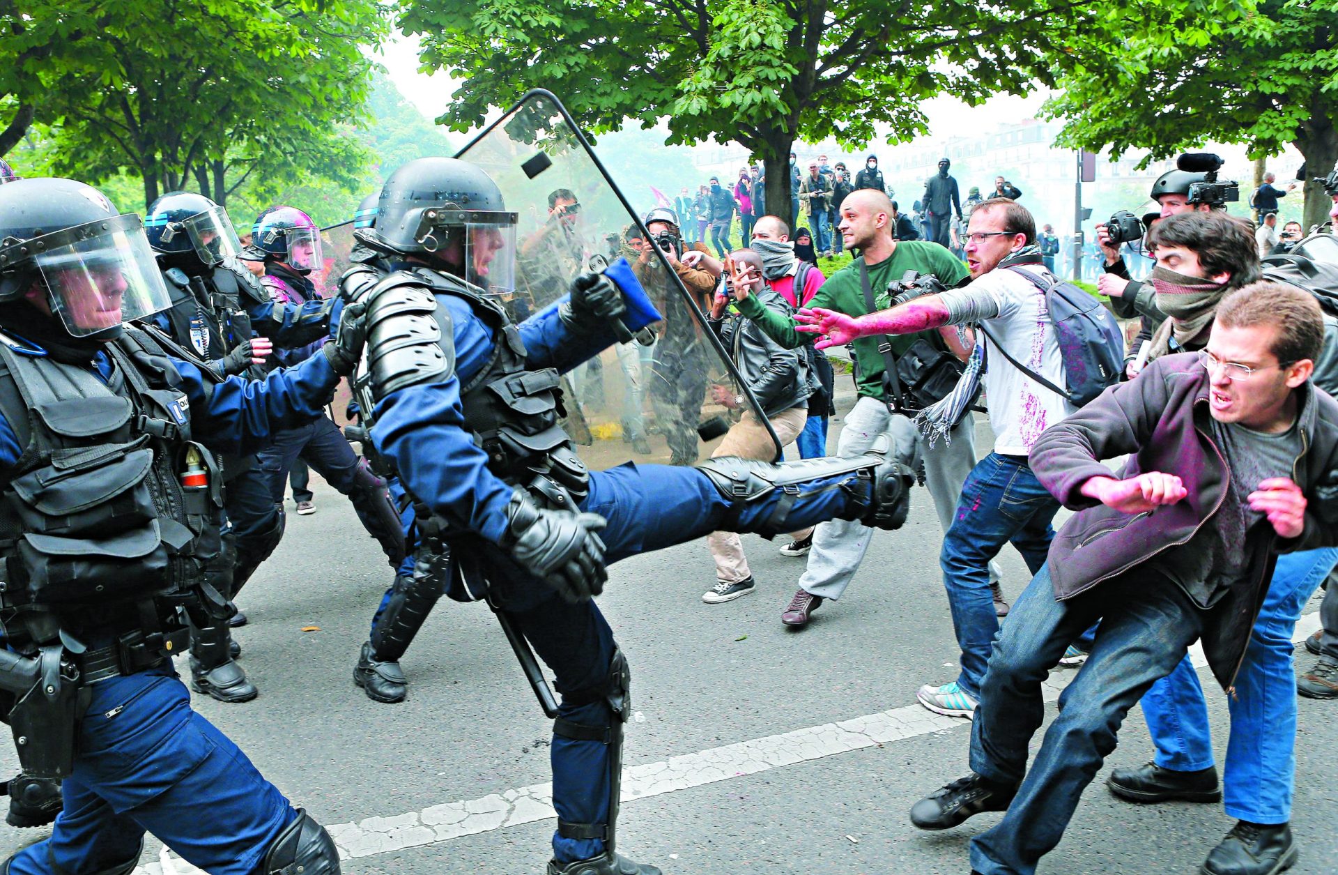 França. De greve em greve até à paralisia geral