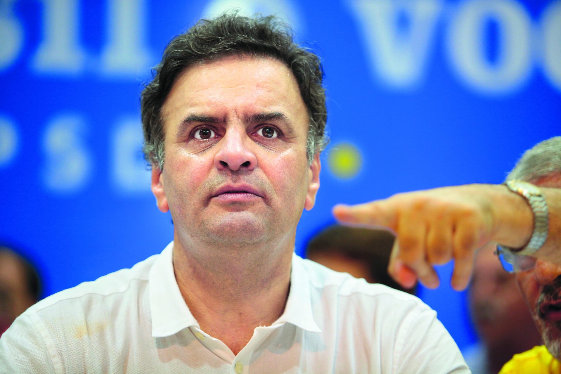 Justiça brasileira quer investigar Aécio Neves e cúpula do PMDB