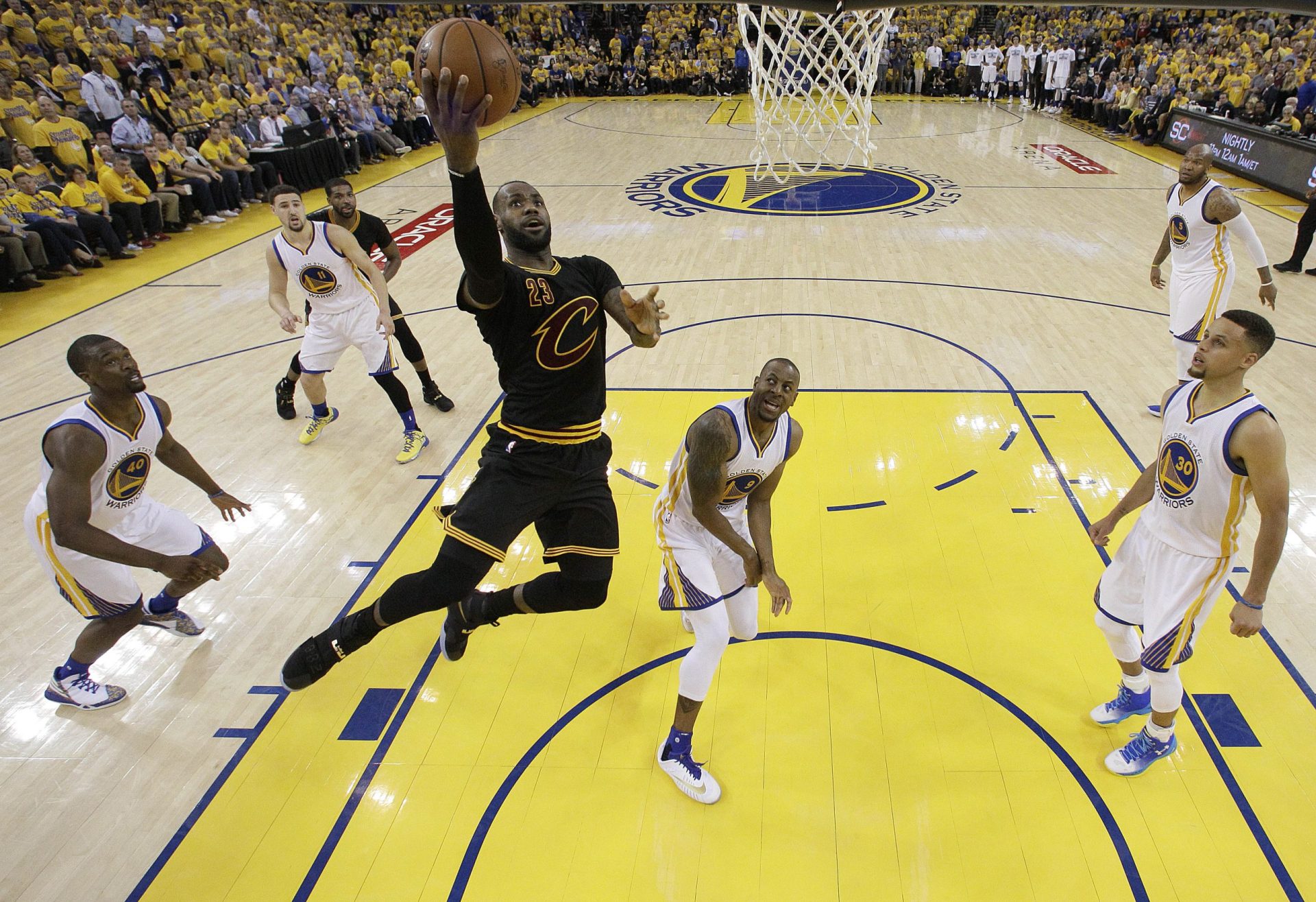 NBA. Cavs vencem em Oakland e evitam primeiro “matchpoint”