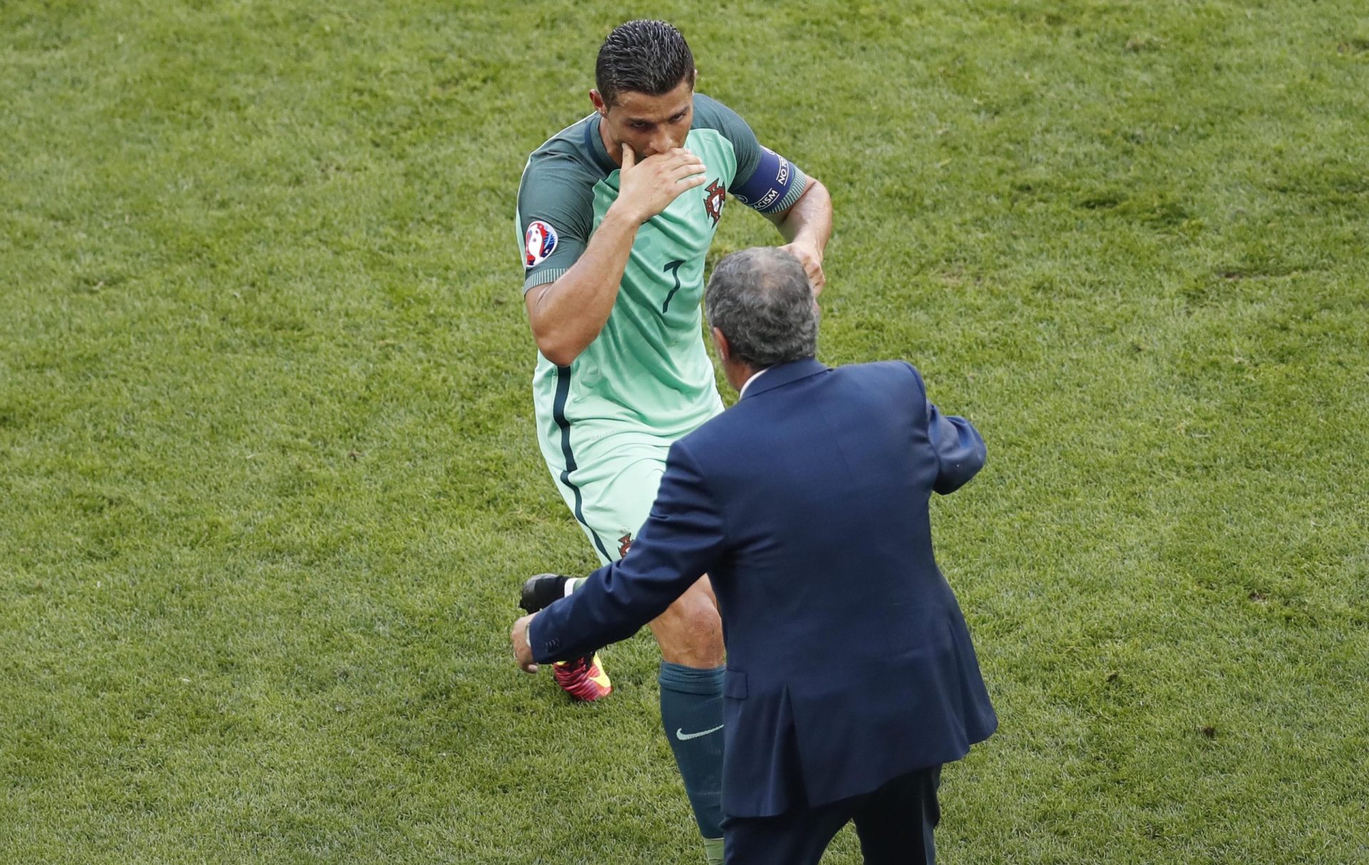 Fernando Santos: “Entre um pássaro na mão e dois a voar…”