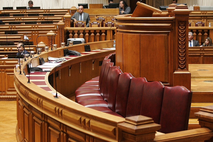 Parlamento. Toiros, canábis e boxe. Um debate para maiores de 18