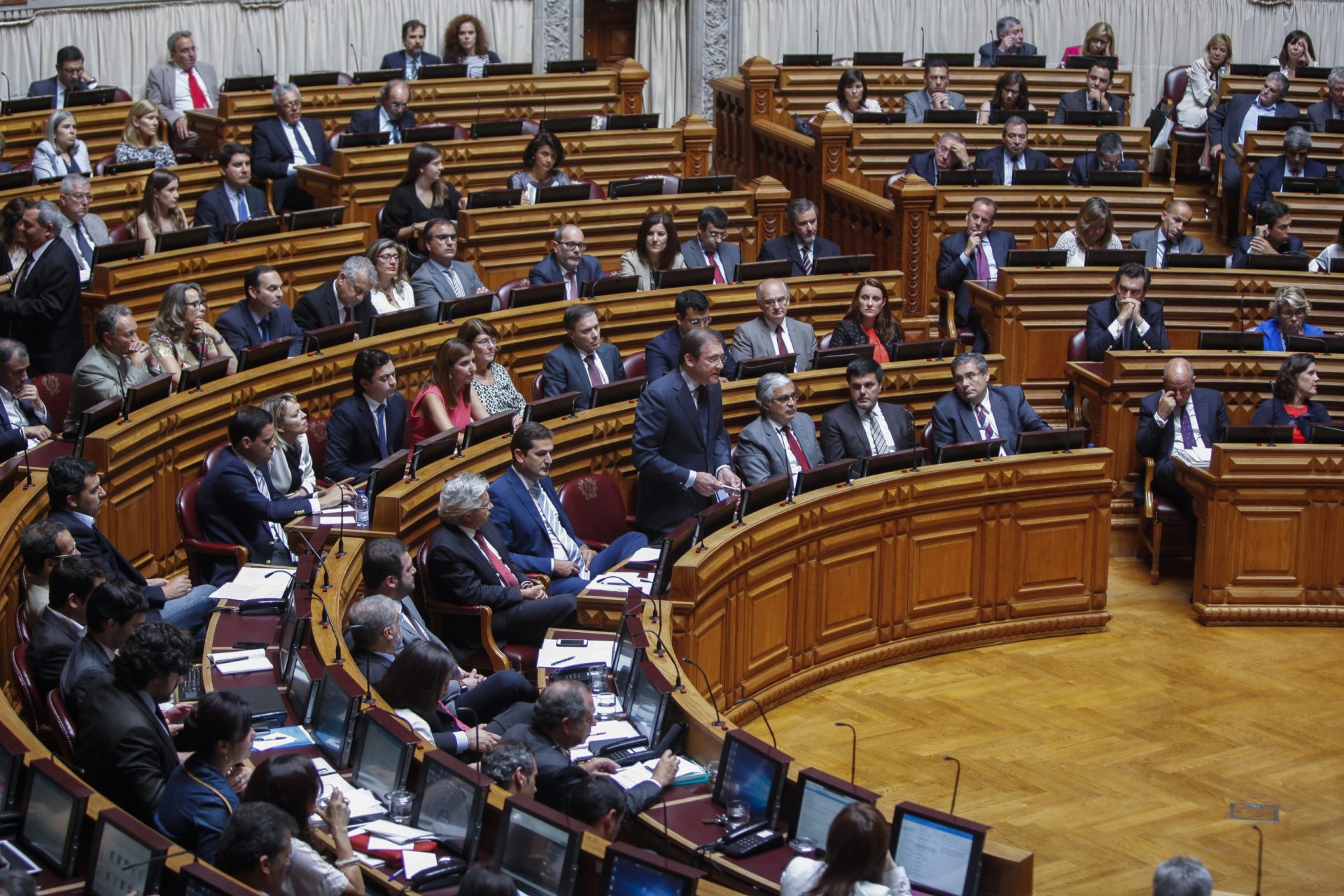 Estado da Nação. António Costa diz que Governo não adoptará qualquer medida adicional em matéria orçamental