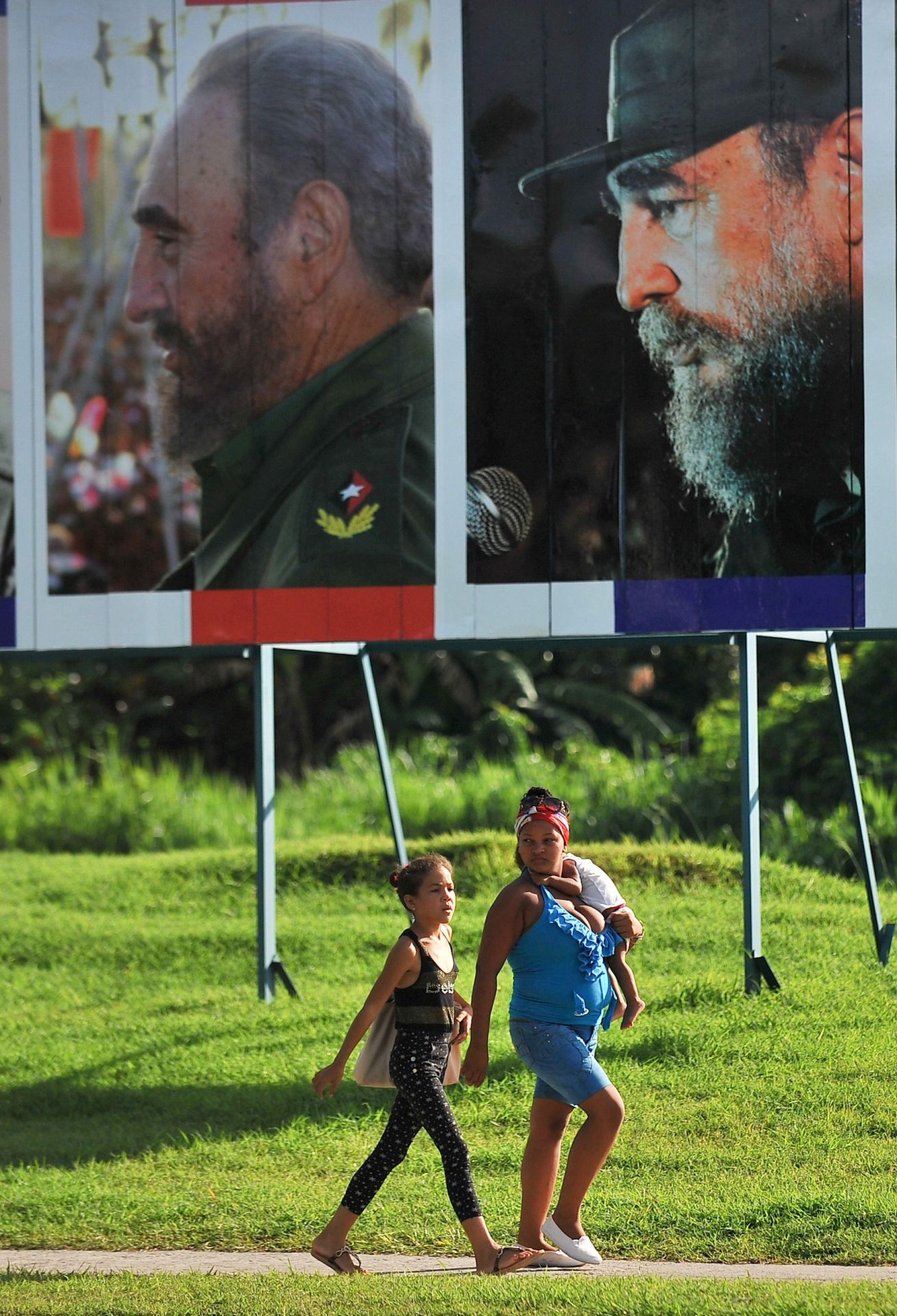 Fidel Castro celebra 90 anos e pede que se preserve a paz