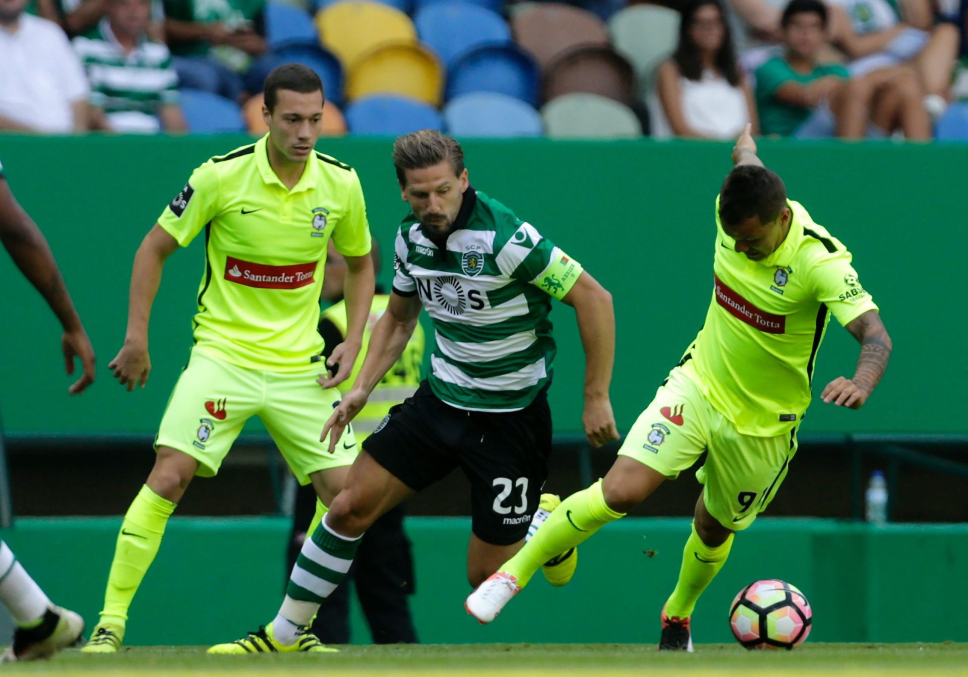 Sporting entra a ganhar no campeonato