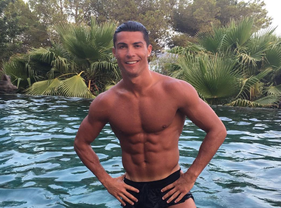 Depois da ‘troca de olhares’… o momento de Ronaldo com Kim Kardashian