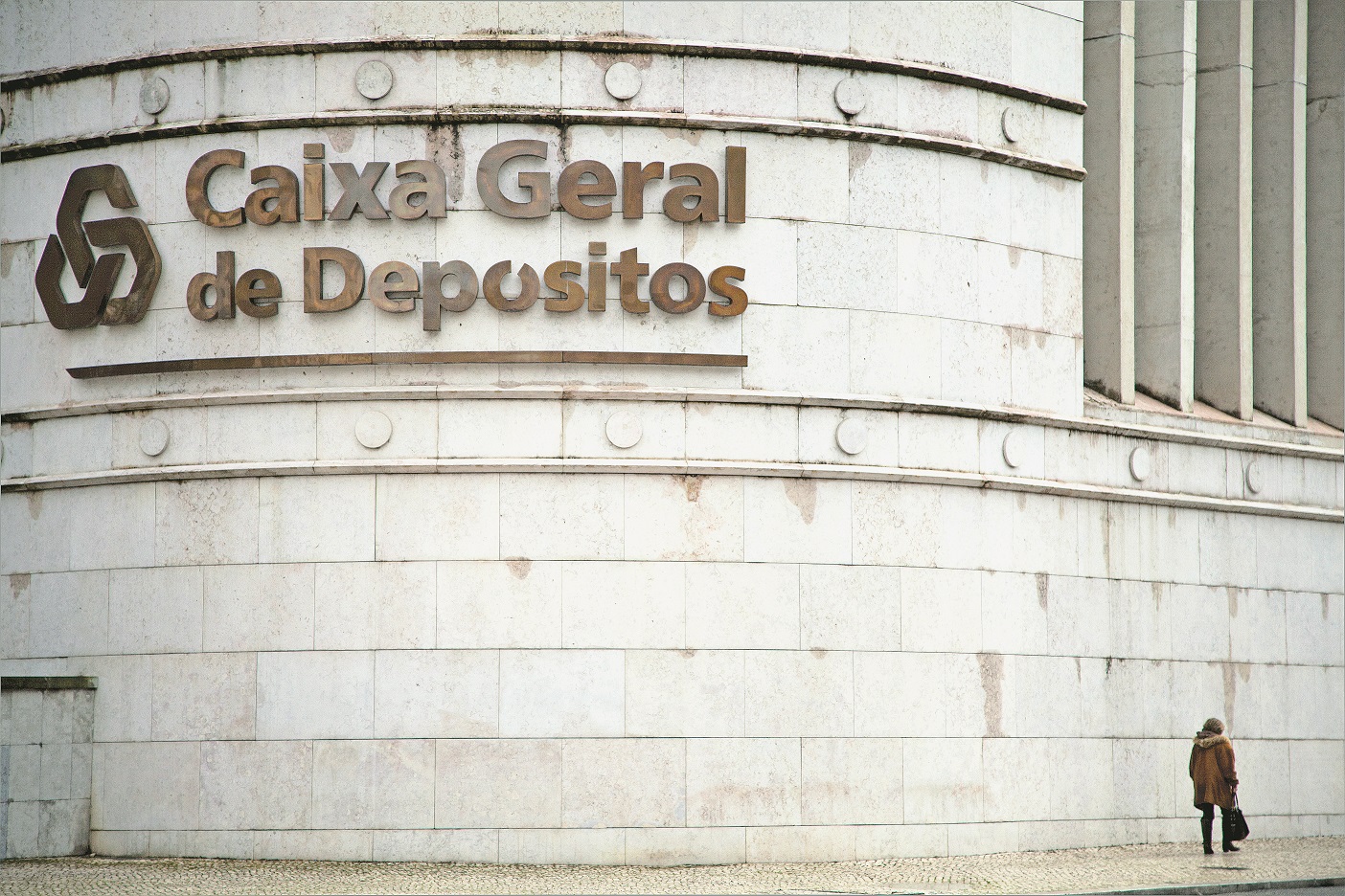 Caixa. Governo troca mexidas na lei bancária por conselho consultivo