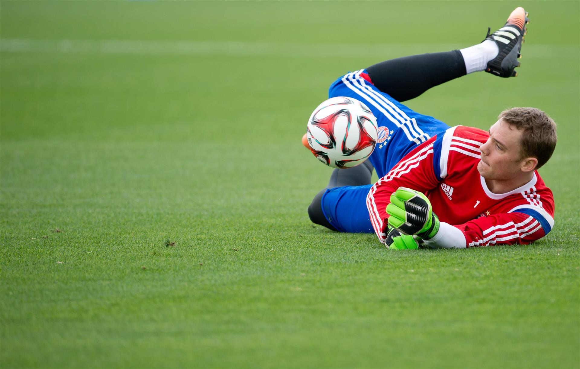 Neuer é o novo capitão da Alemanha