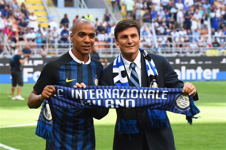 Futebol. João Mário tem lesão muscular